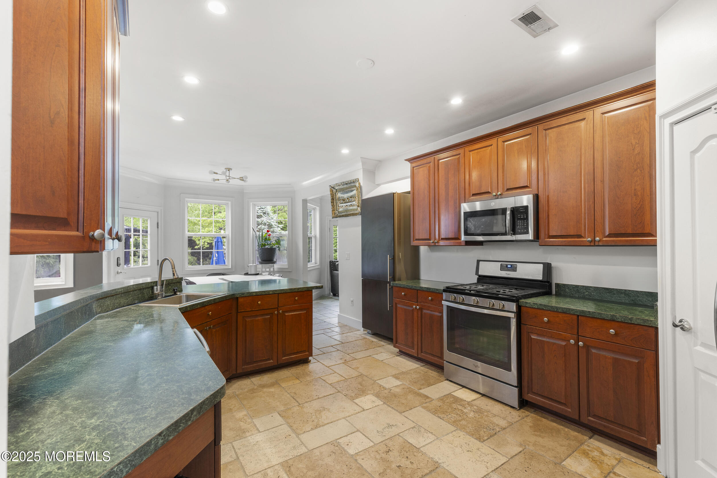 17 Meadow Run Court, Jackson, NJ, 08527 image 11