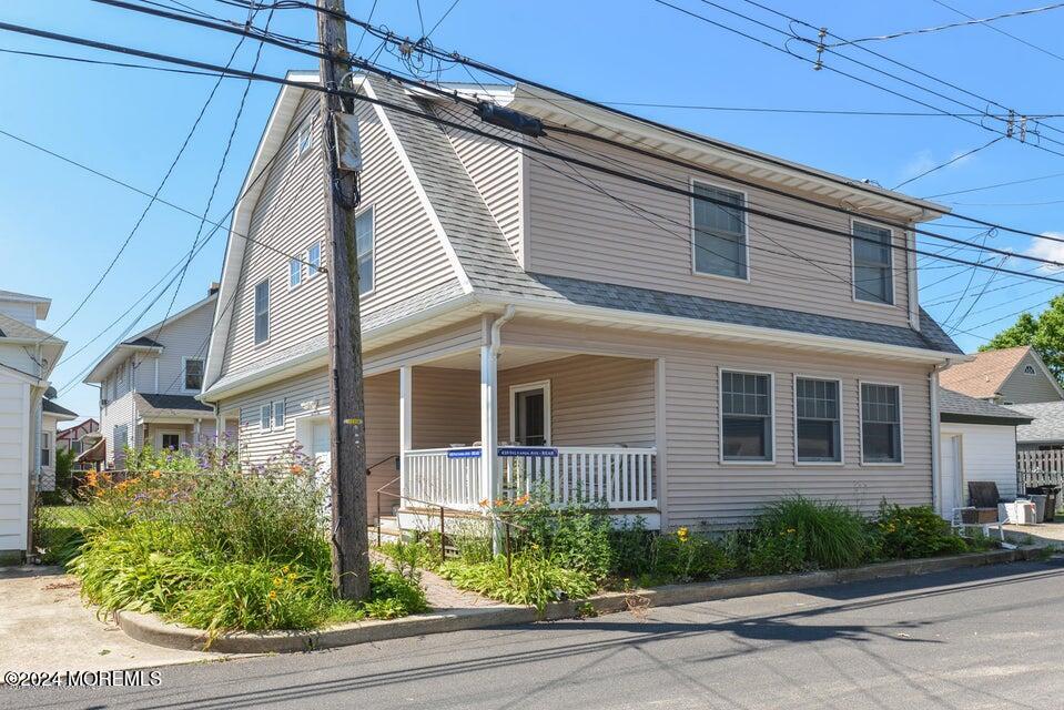 410 Sylvania Avenue Rear Image 1