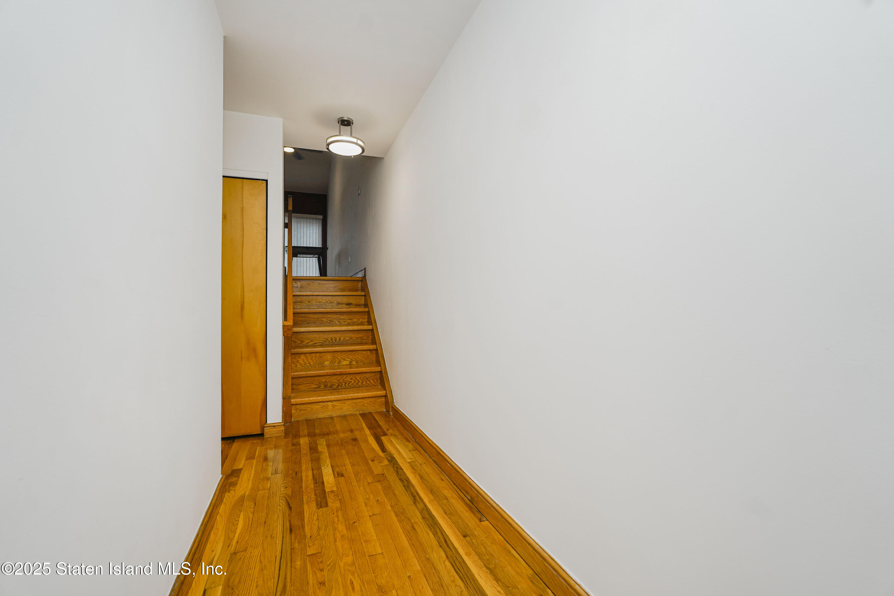 49 Hylan Boulevard 2d, Staten Island, NY, 10305