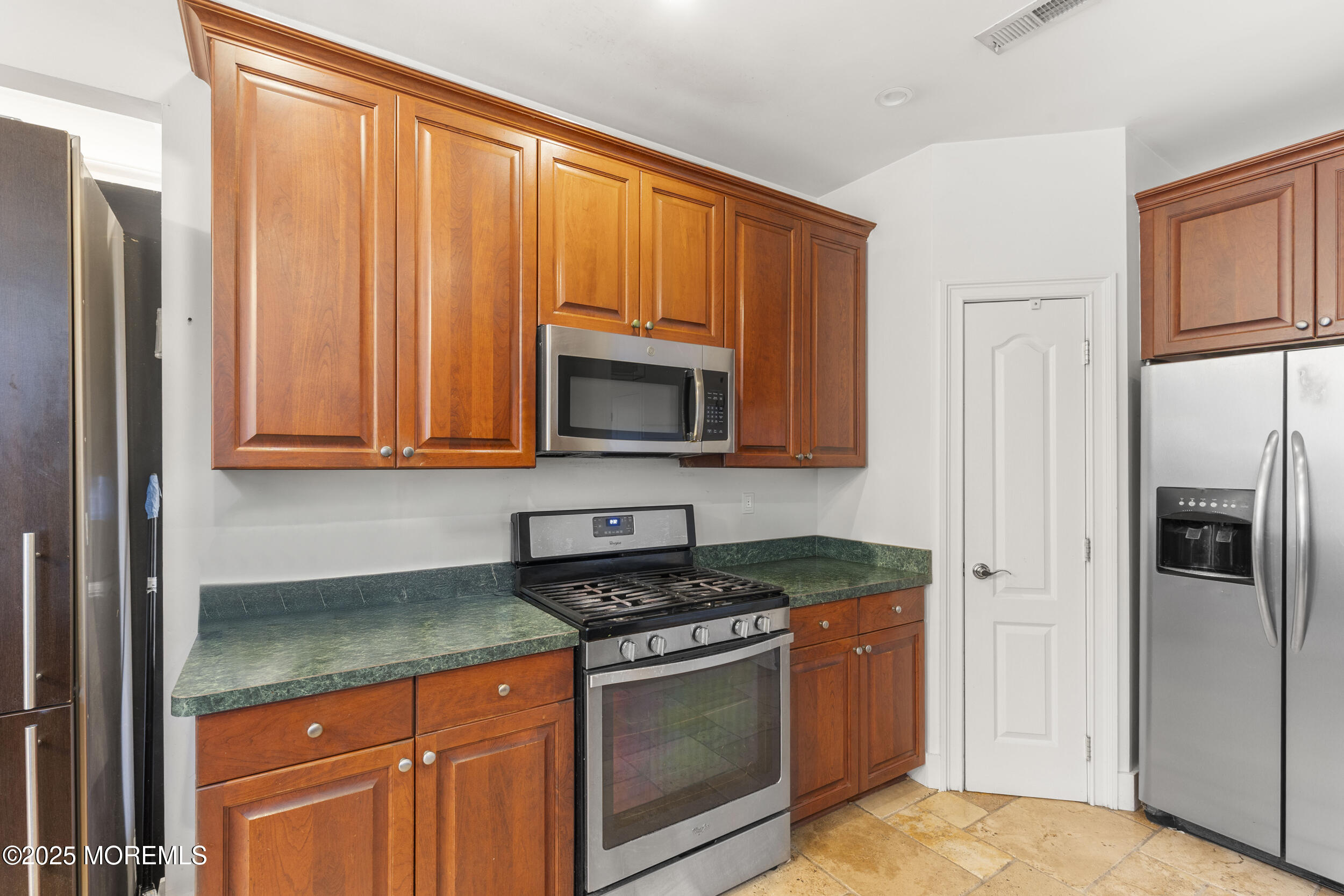17 Meadow Run Court, Jackson, NJ, 08527 image 14