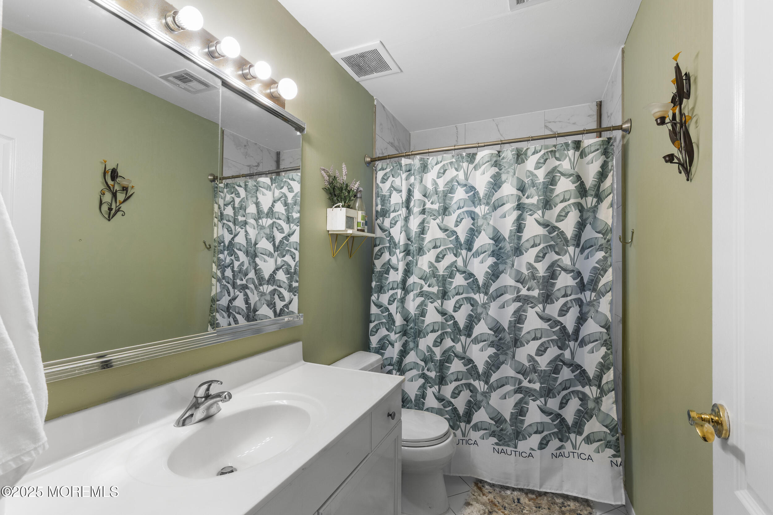 17 Meadow Run Court, Jackson, NJ, 08527 image 31