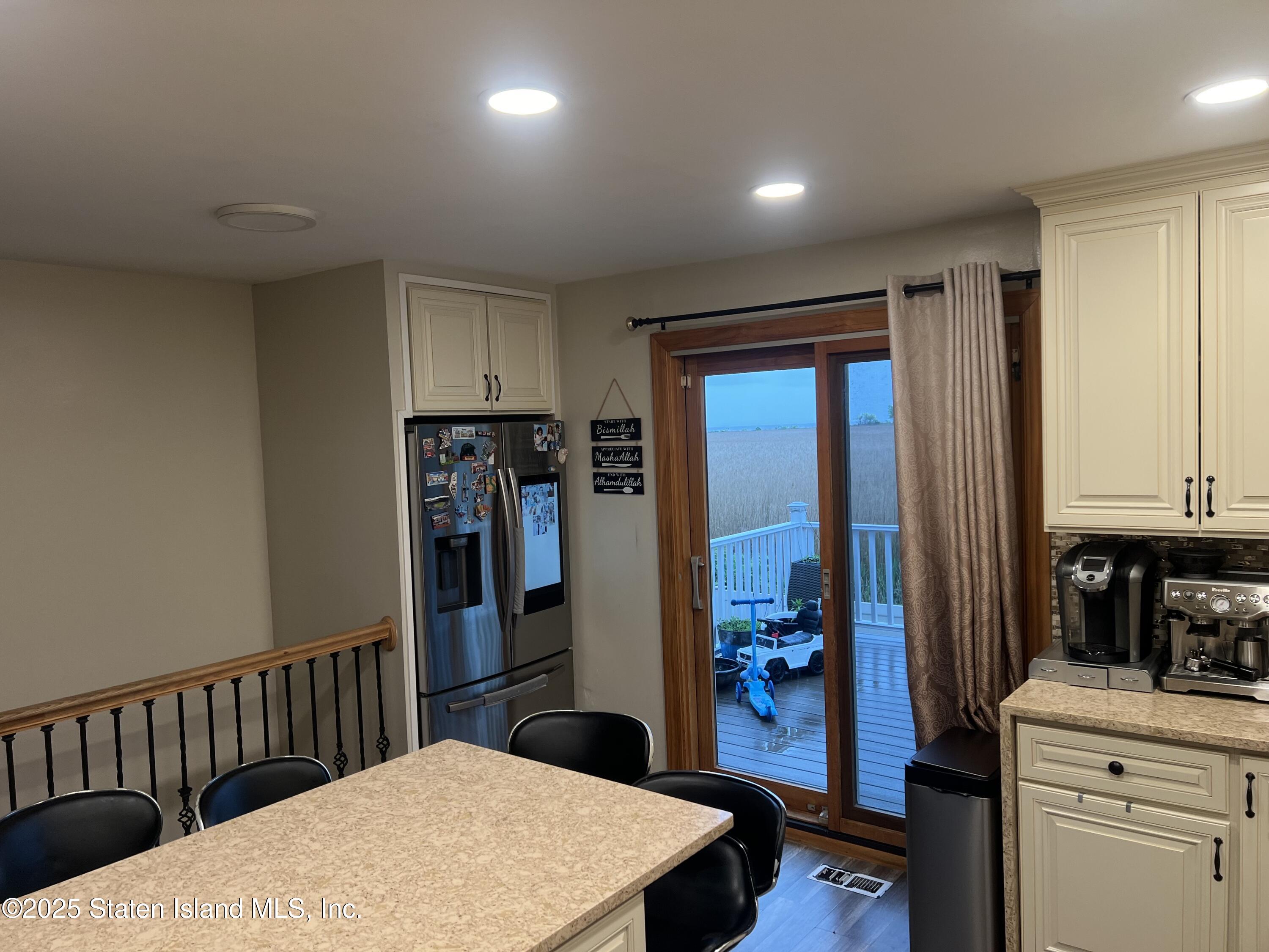 860 Tysens Lane, Staten Island, NY, 10306