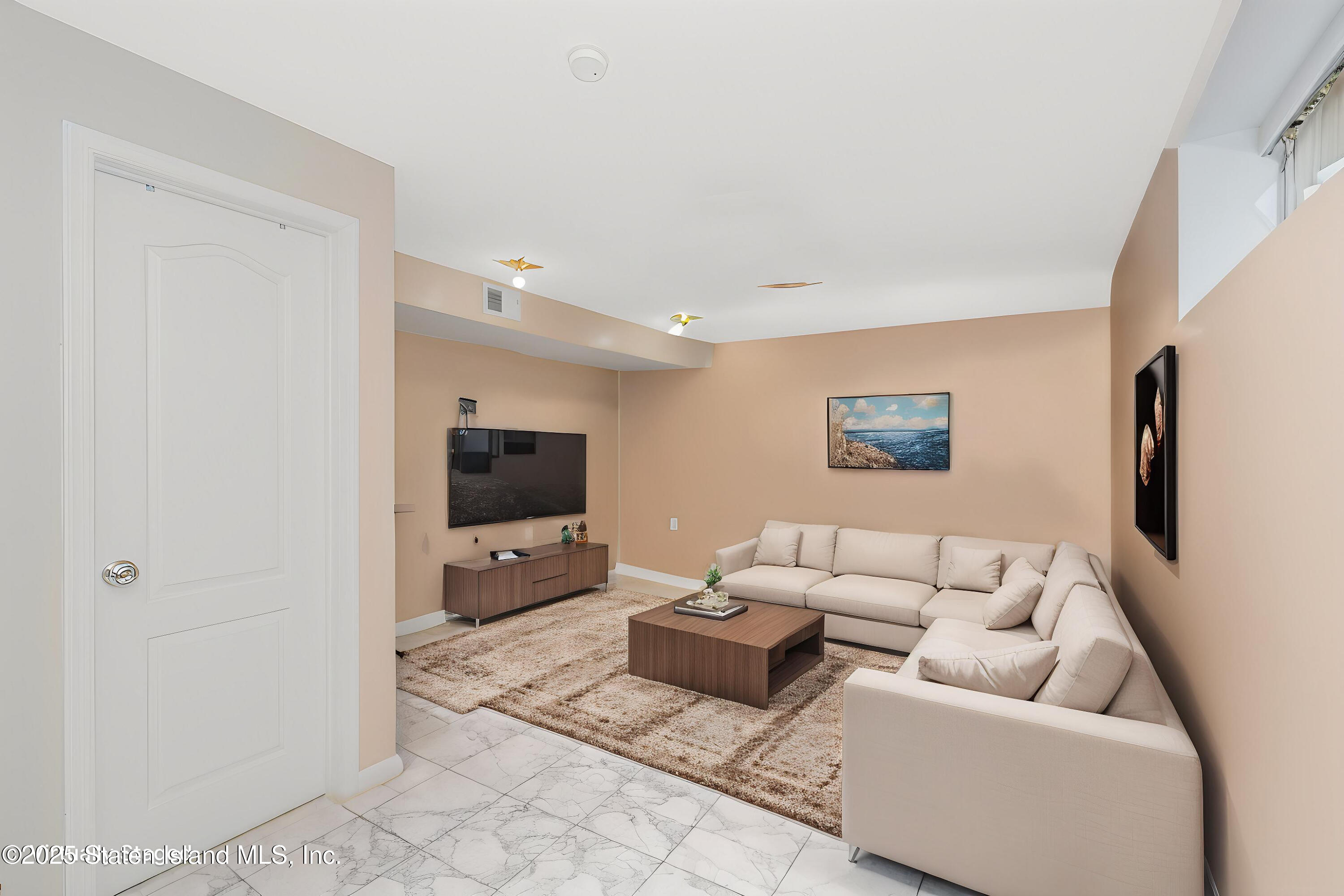 95 Burke Avenue, Staten Island, NY, 10314