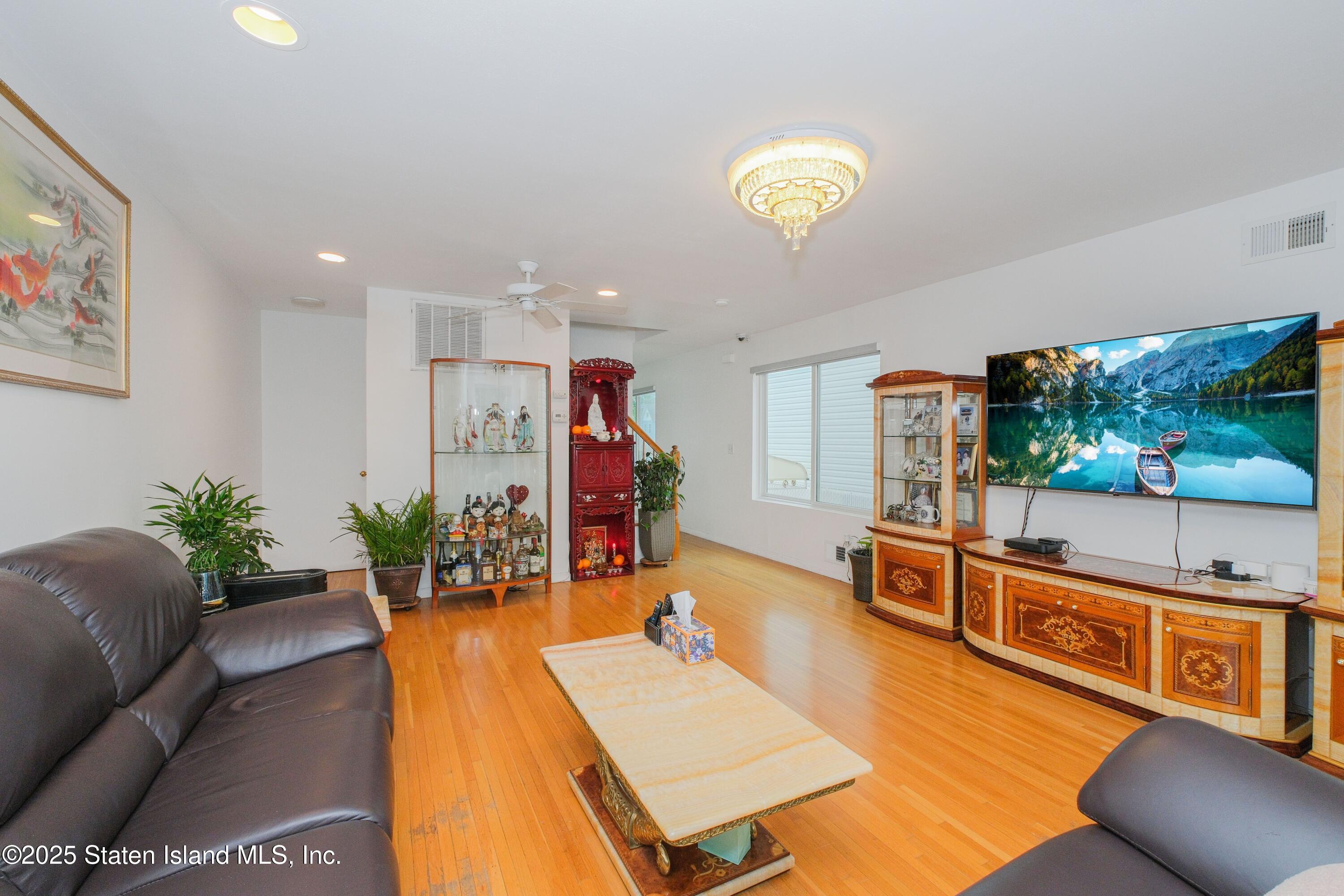 95 Burke Avenue, Staten Island, NY, 10314 image 9