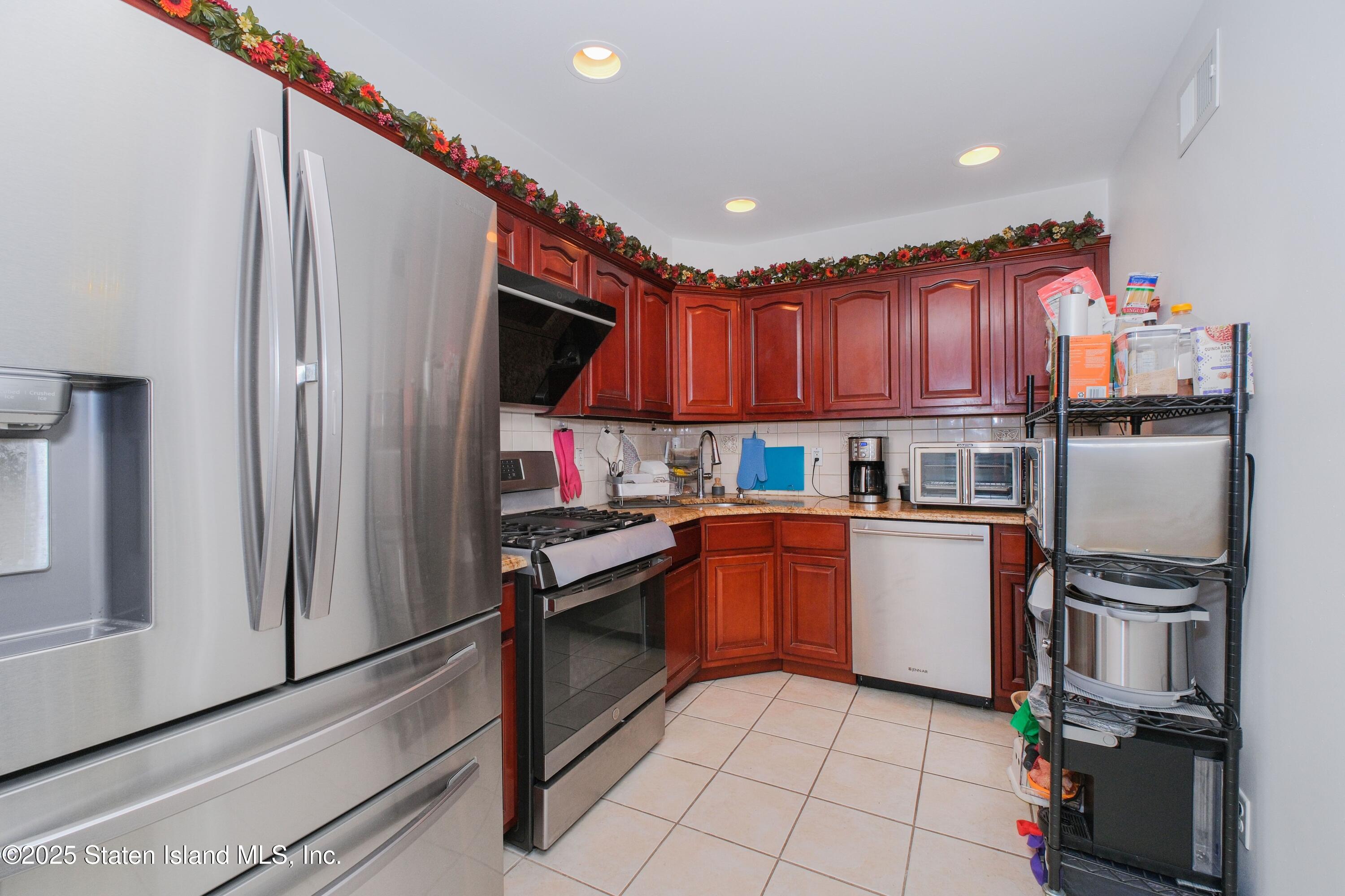 95 Burke Avenue, Staten Island, NY, 10314 image 15
