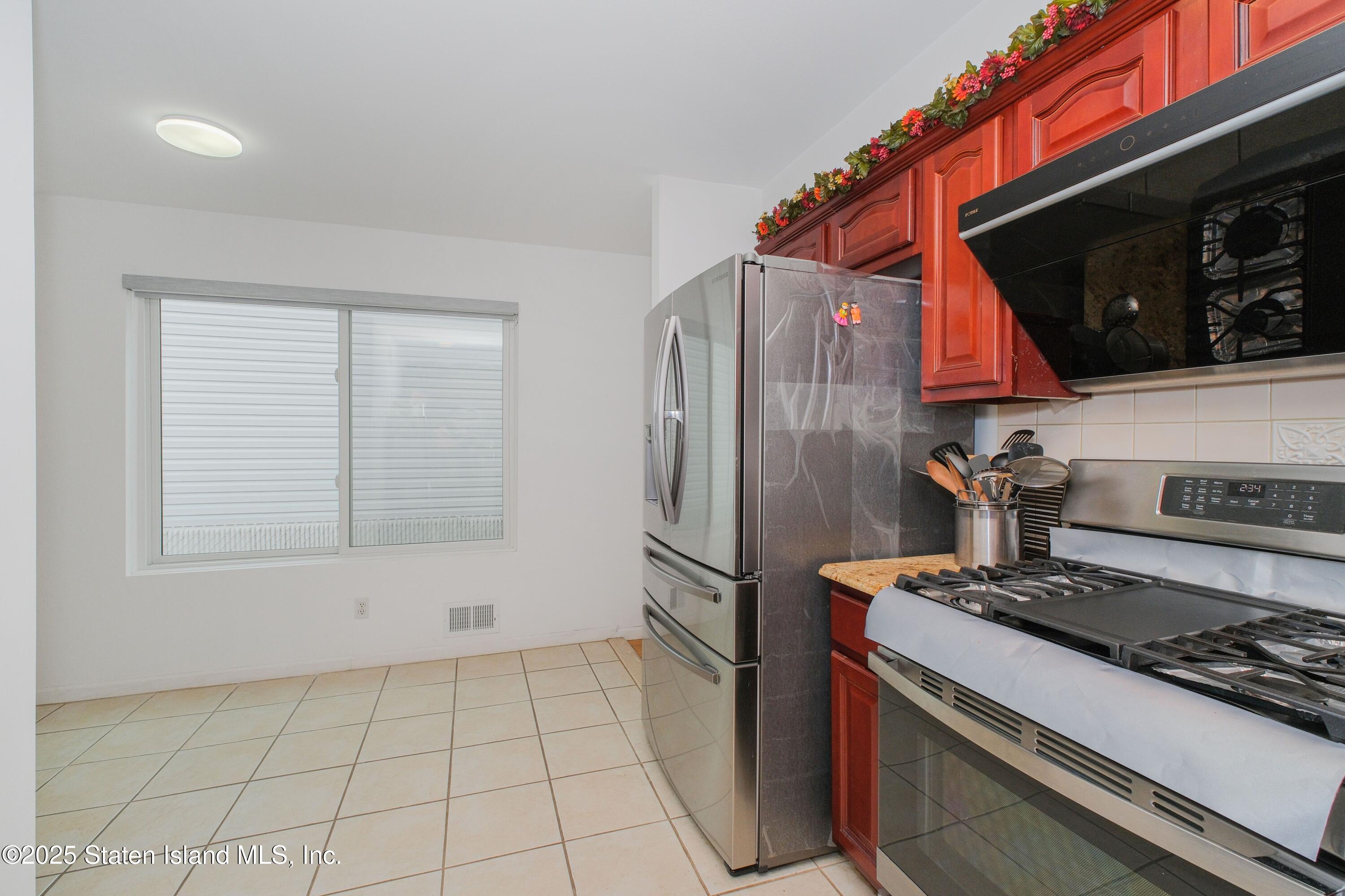 95 Burke Avenue, Staten Island, NY, 10314 image 16