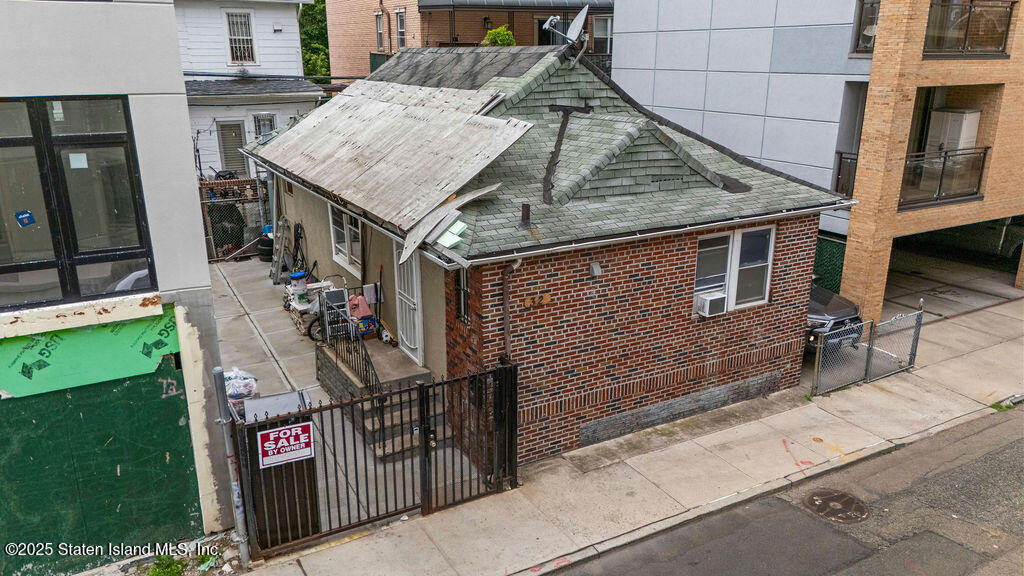 32 Brighton 2nd Place, Brooklyn, NY, 11235