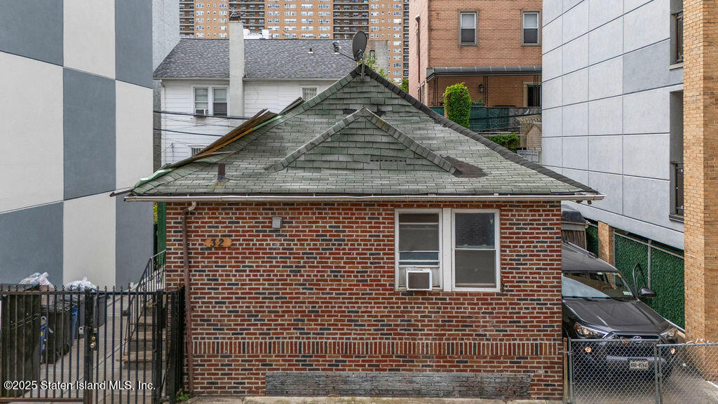 32 Brighton 2nd Place, Brooklyn, NY, 11235
