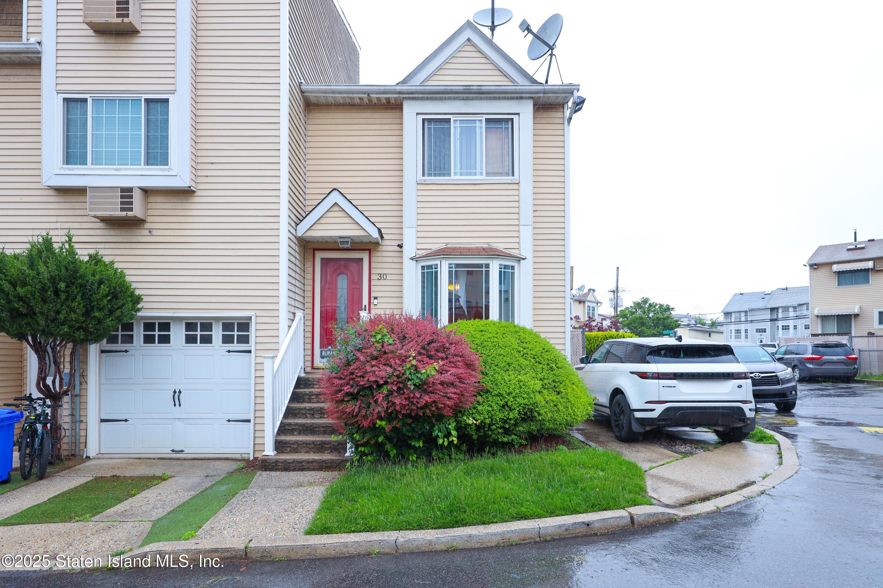 30 Northport Lane, Staten Island, NY, 10314