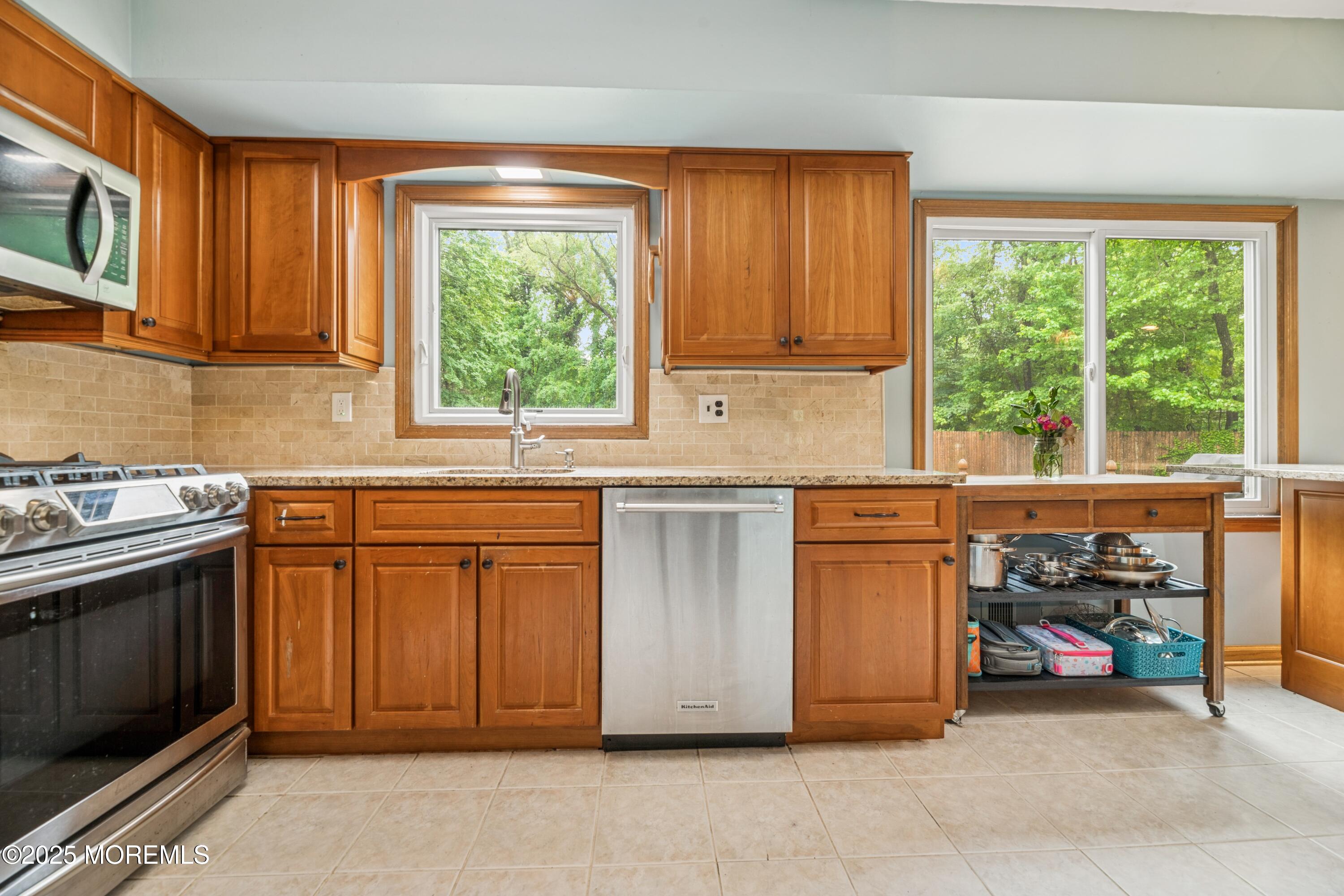 325 Oak Hill Road, Red Bank, NJ, 07701 image 16