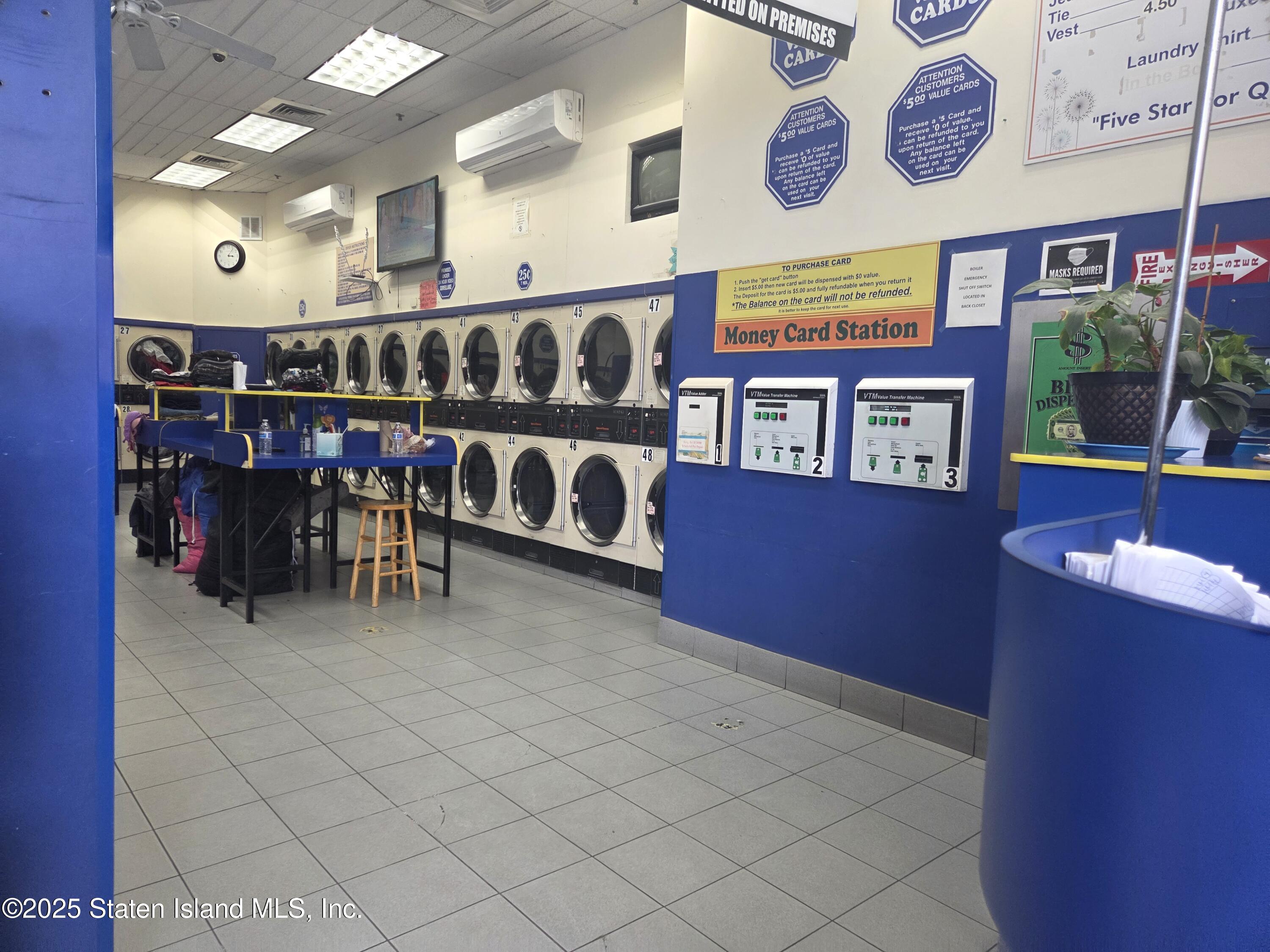 1450 Hylan Boulevard Image 3