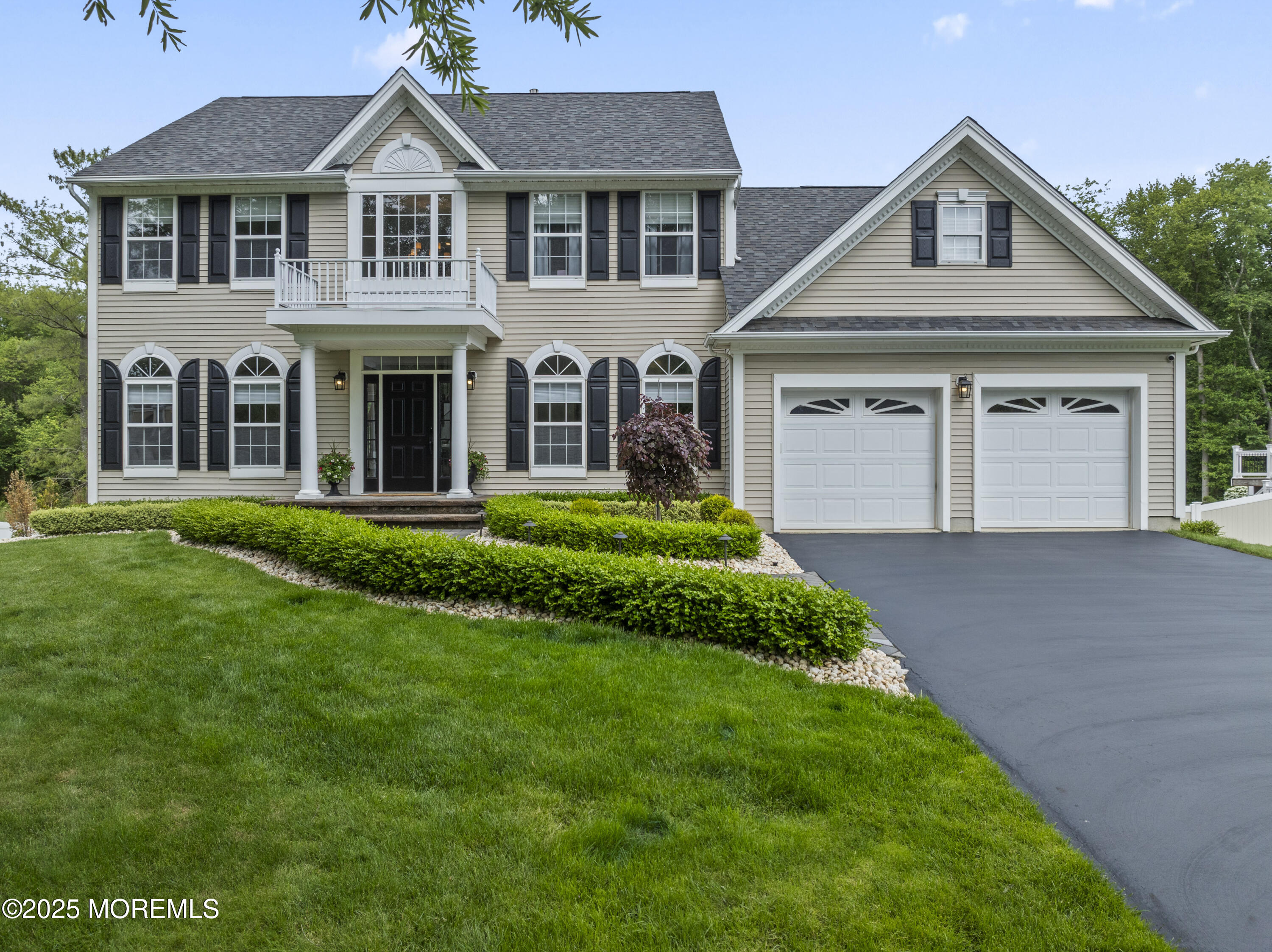 16 Wildflower Court, Manalapan, NJ, 07726