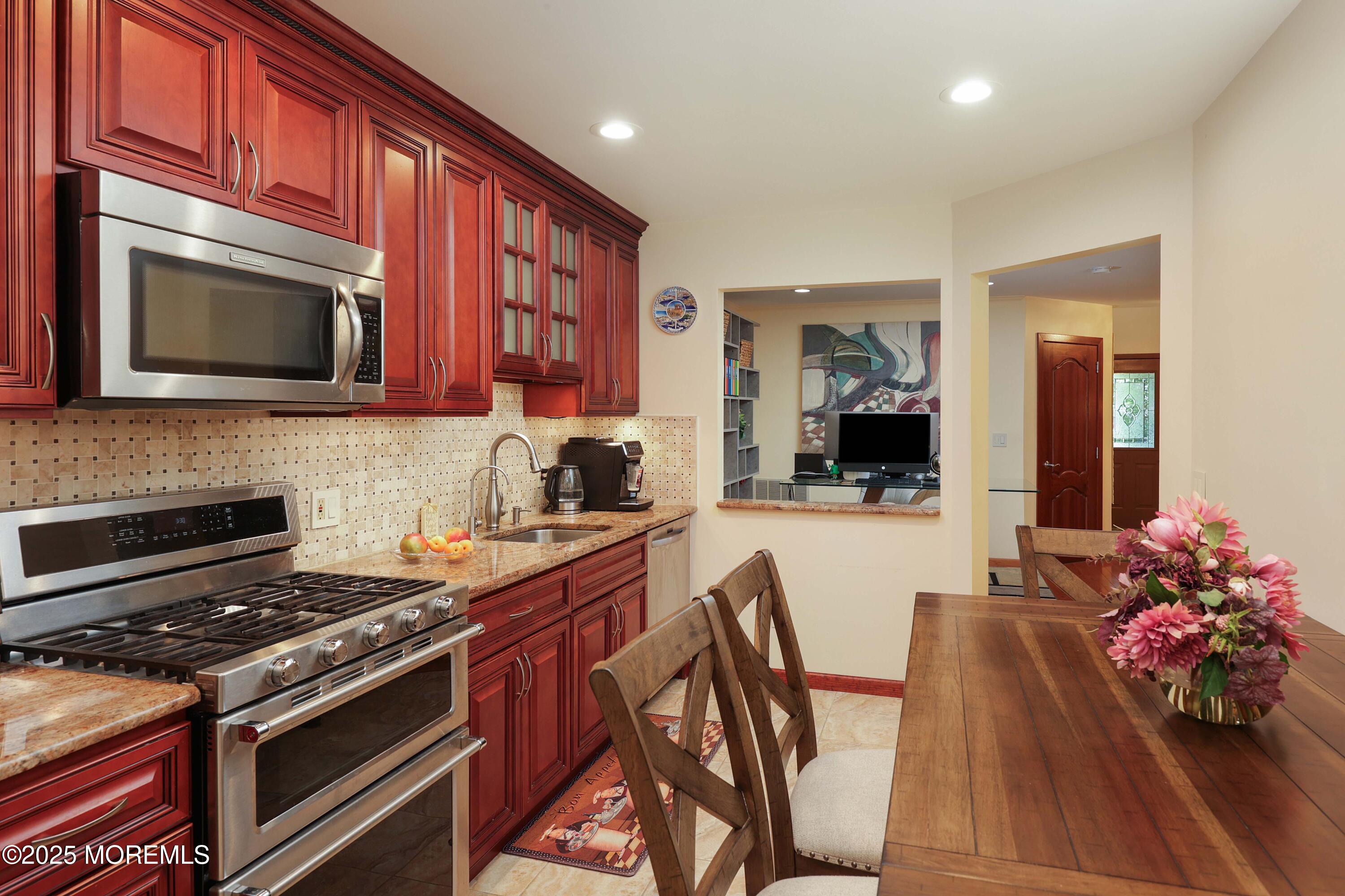 407 Oak Knoll Drive 40-7, Manalapan, NJ, 07726 image 11