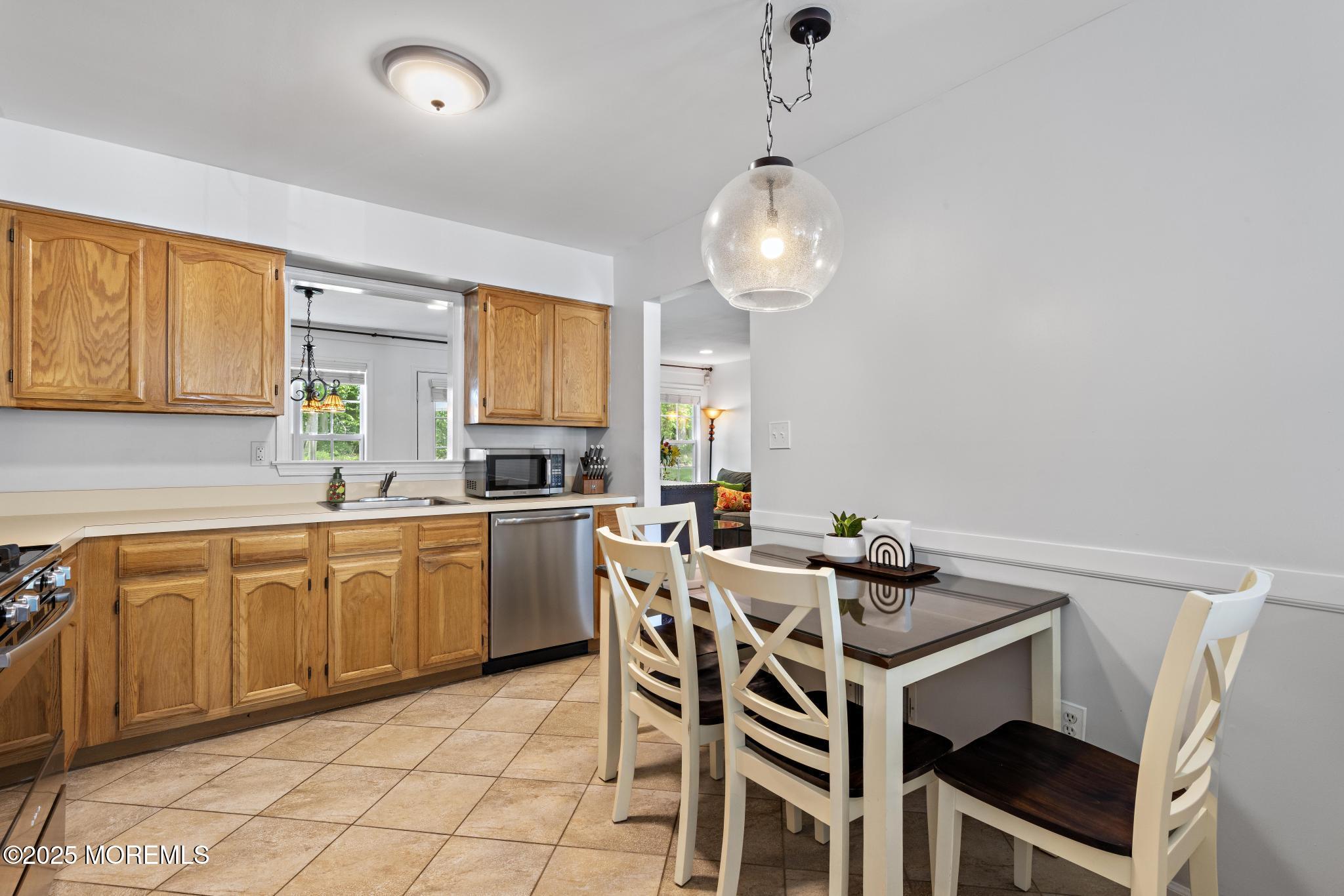 405 Hampton Court 15-4, Manalapan, NJ, 07726 image 19