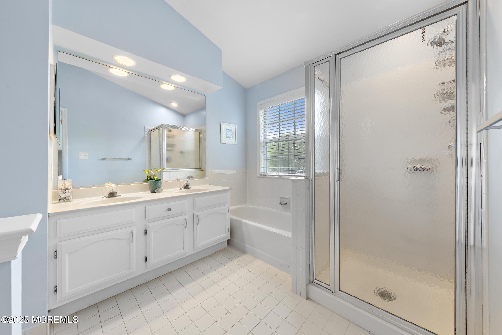 405 Hampton Court 15-4, Manalapan, NJ, 07726 image 24