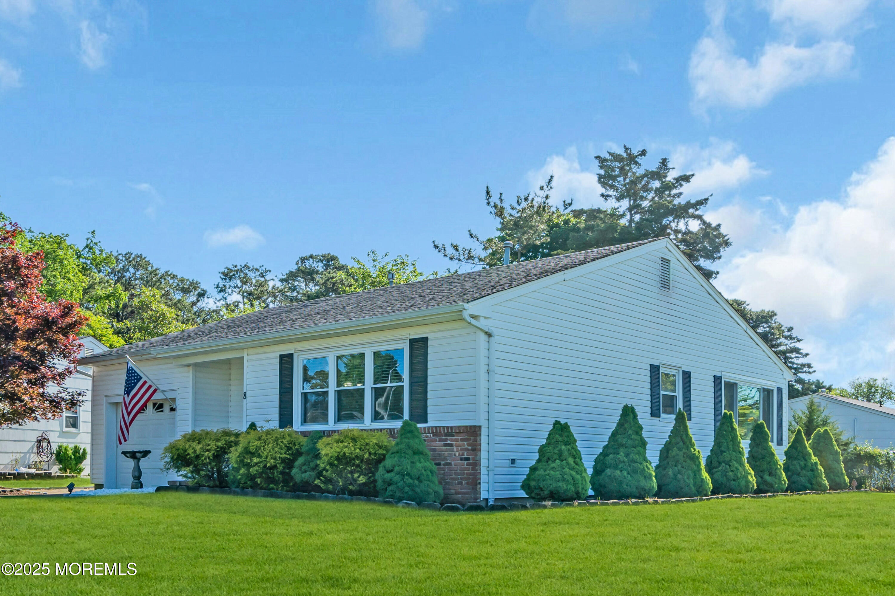 8 Brakenbury Court, Toms River, NJ, 08757