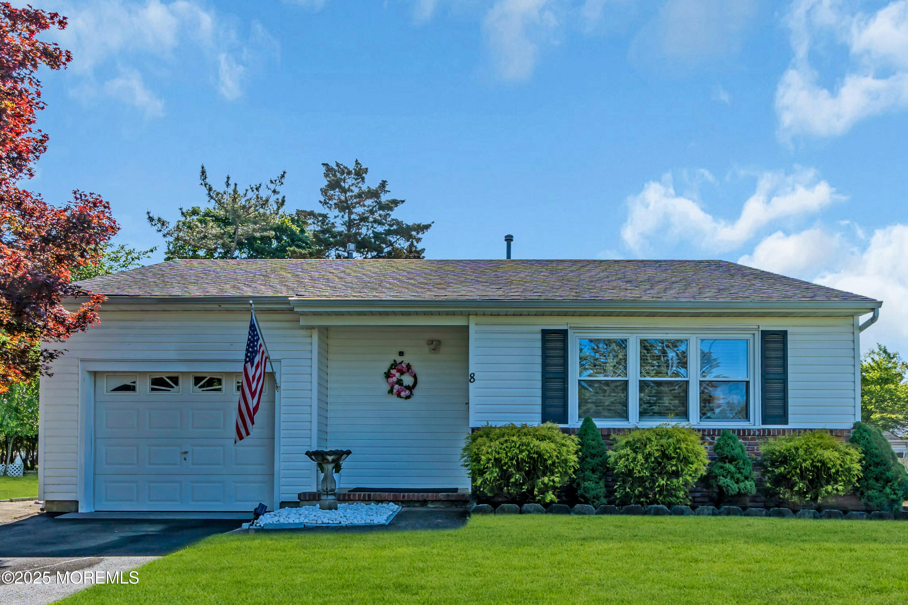 8 Brakenbury Court, Toms River, NJ, 08757