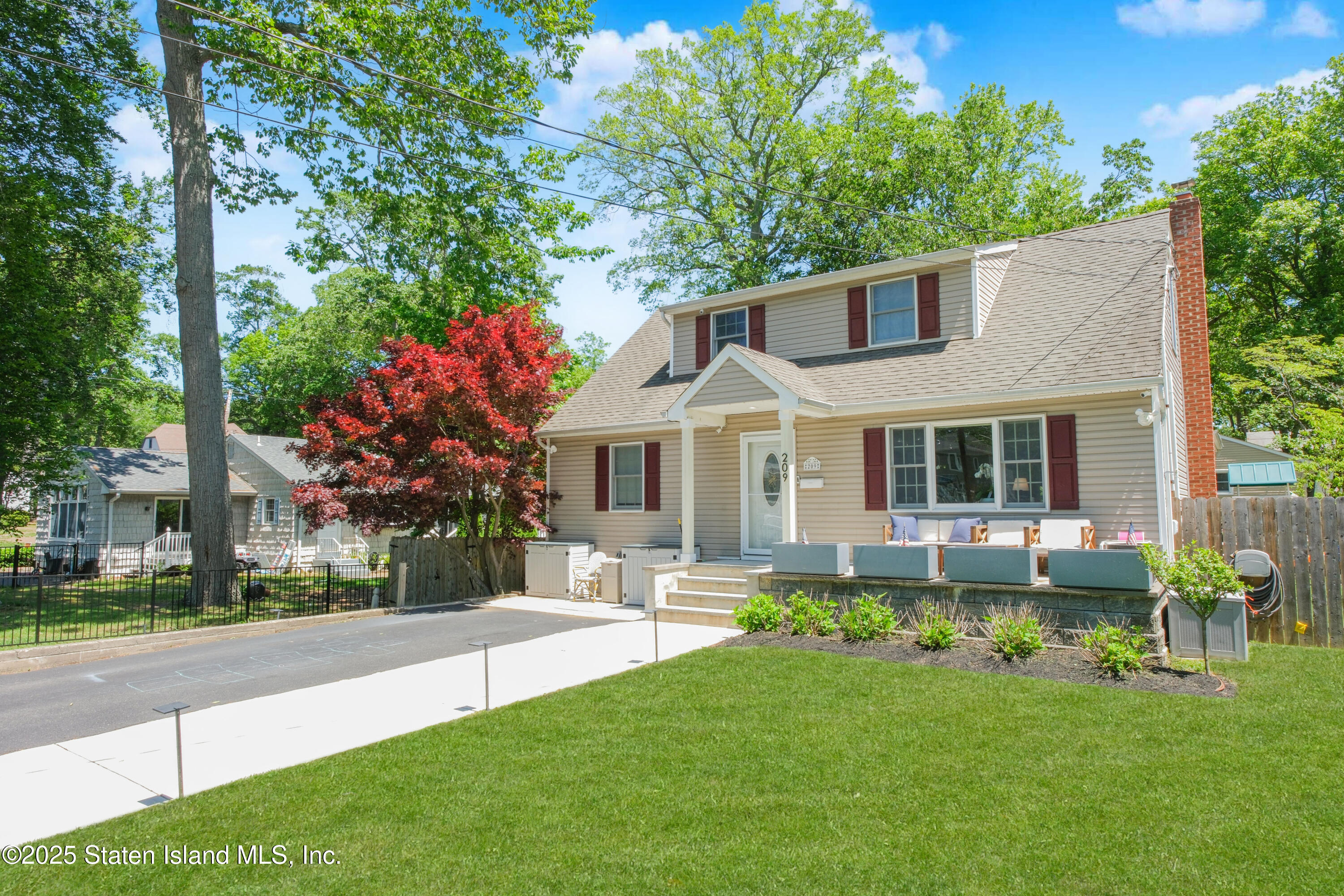 209 Woodcrest Road, Oakhurst, NJ, 07755