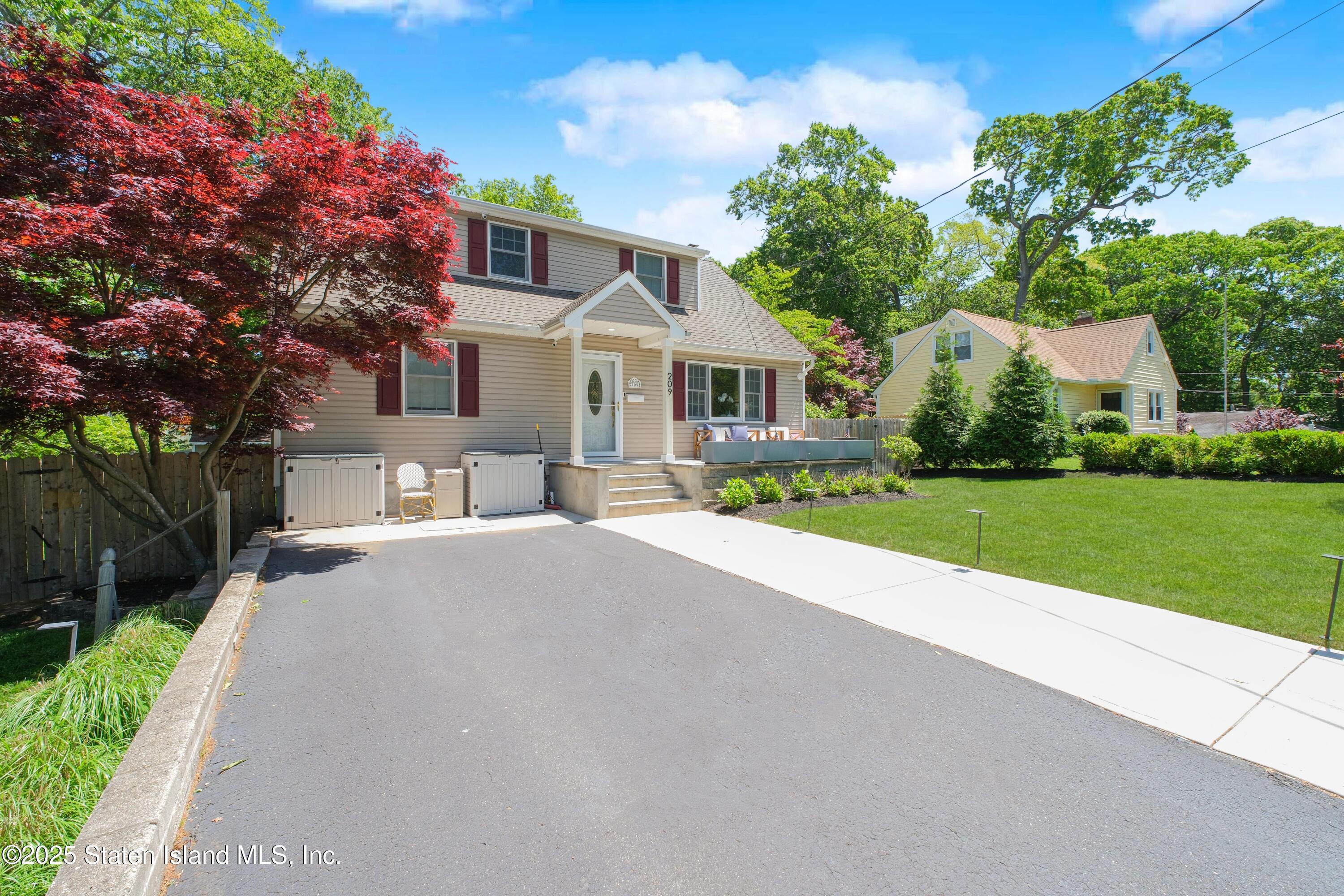 209 Woodcrest Road, Oakhurst, NJ, 07755