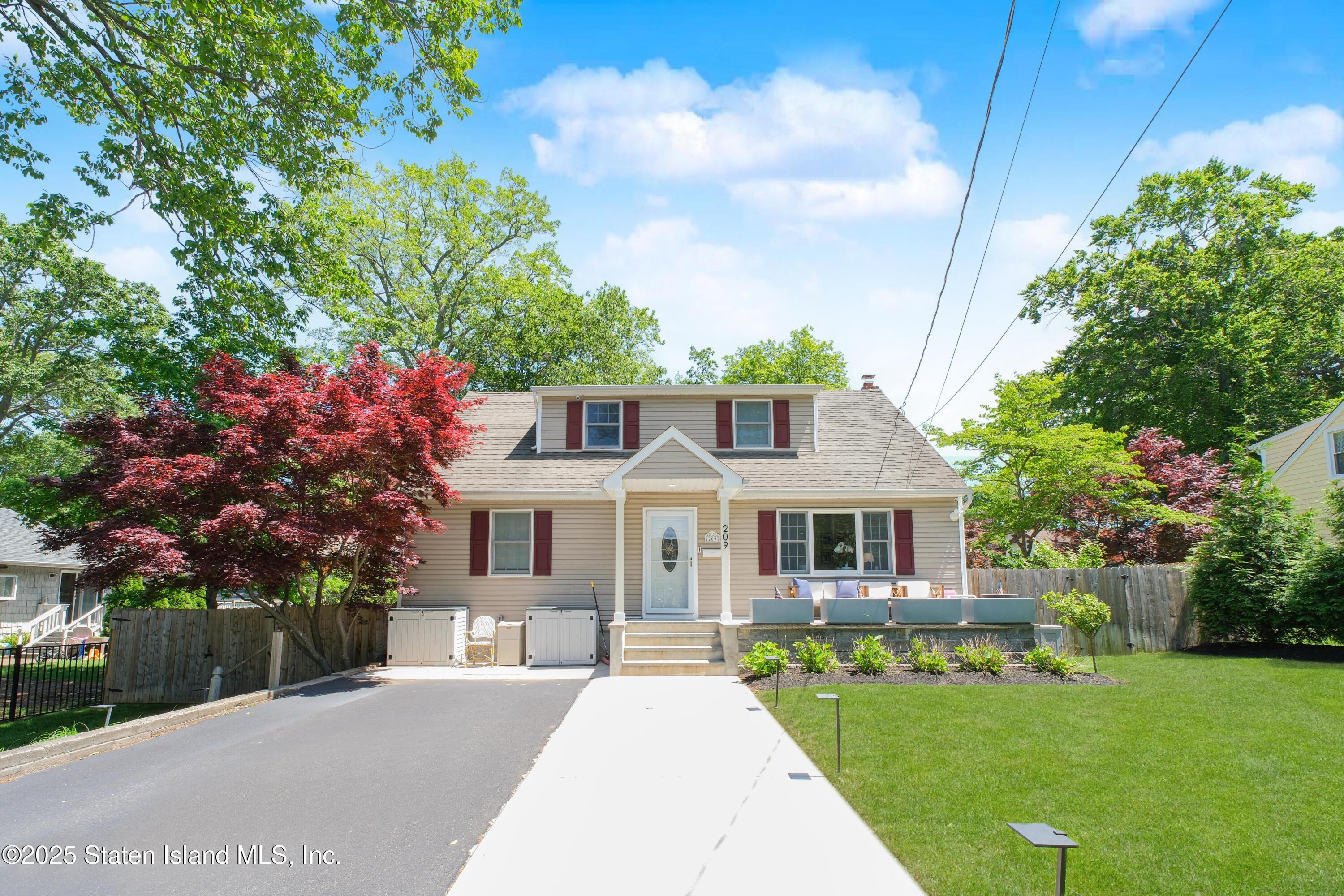 209 Woodcrest Road, Oakhurst, NJ, 07755
