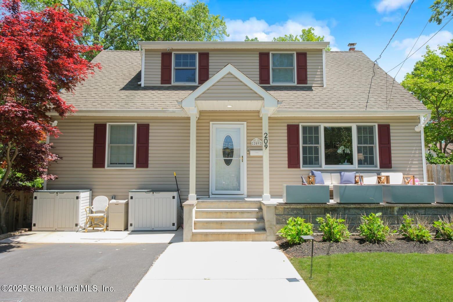 209 Woodcrest Road, Oakhurst, NJ, 07755