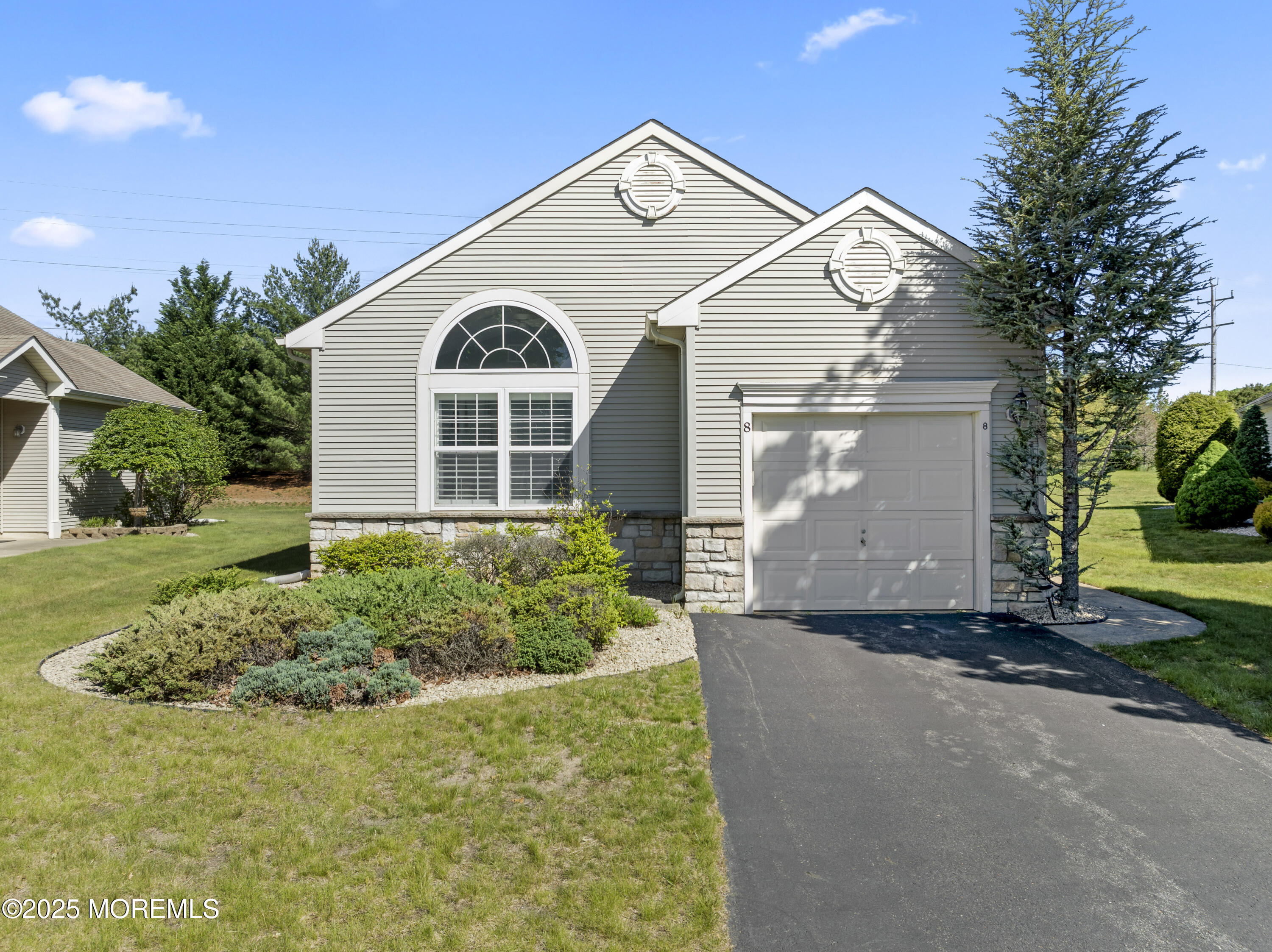 8 Chaminox Court, Manchester, NJ, 08759