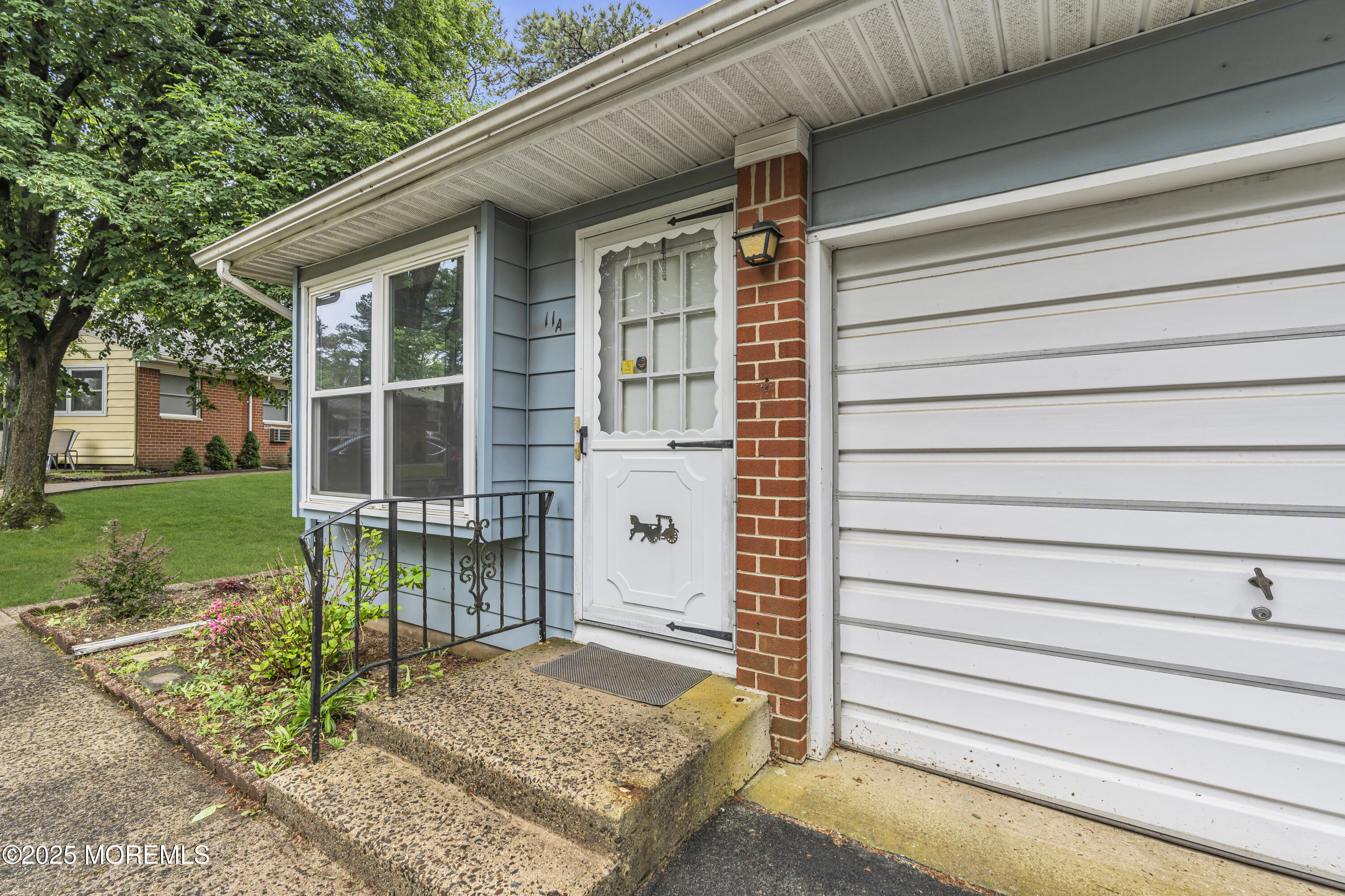 11 Lexington Drive A Image 2