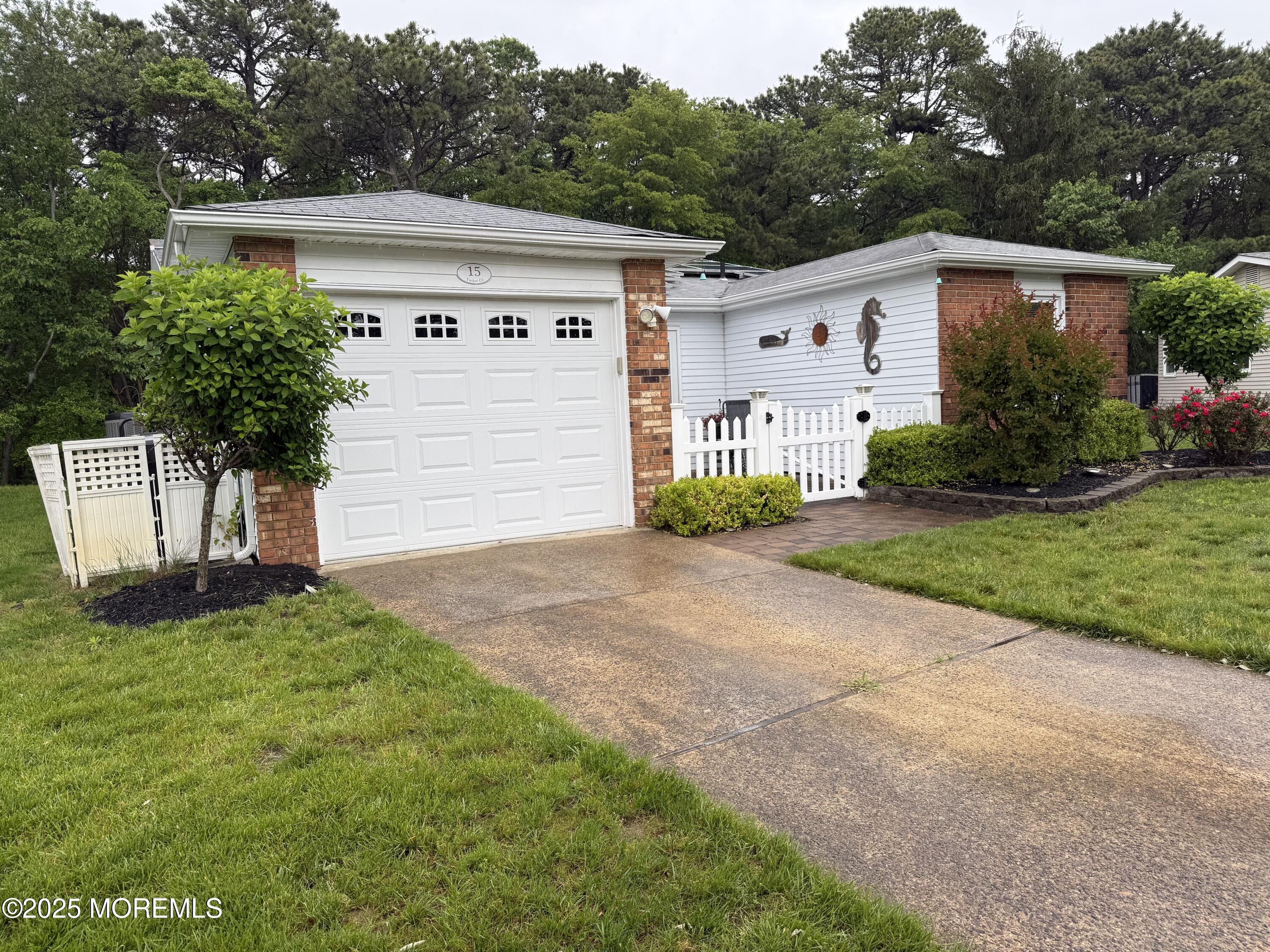 15 Tudor Court Image 2