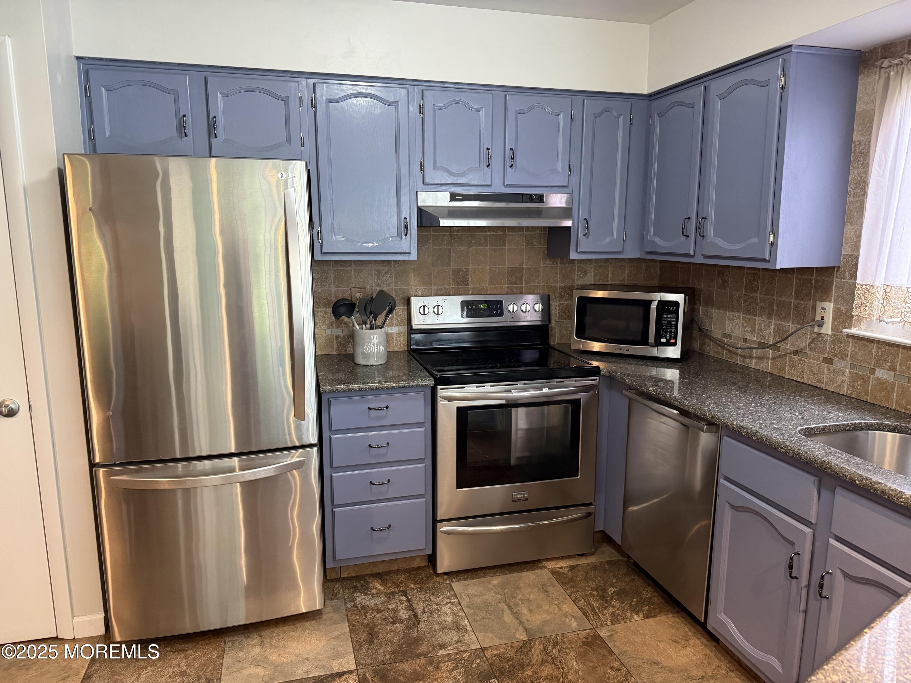 15 Tudor Court Image 5