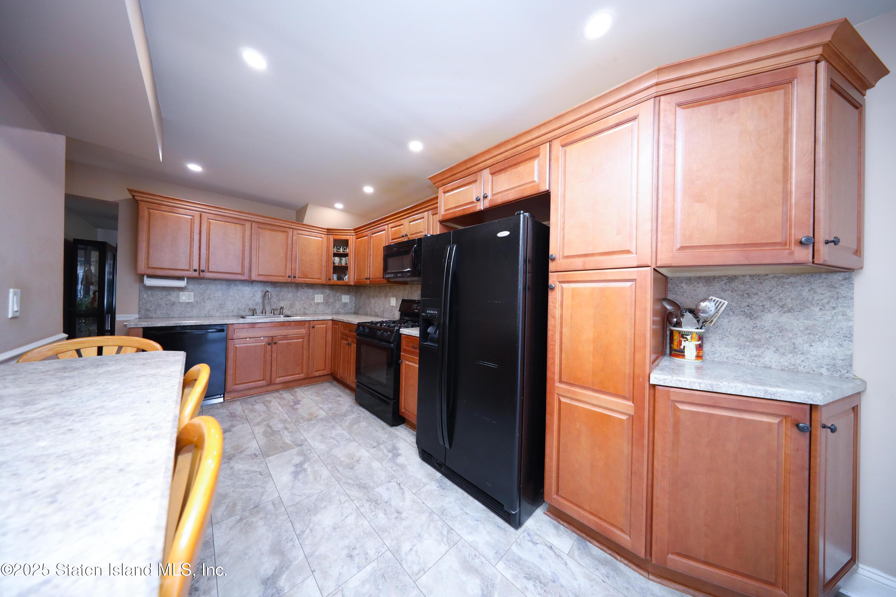 177 Russek Drive, Staten Island, NY, 10312 image 9