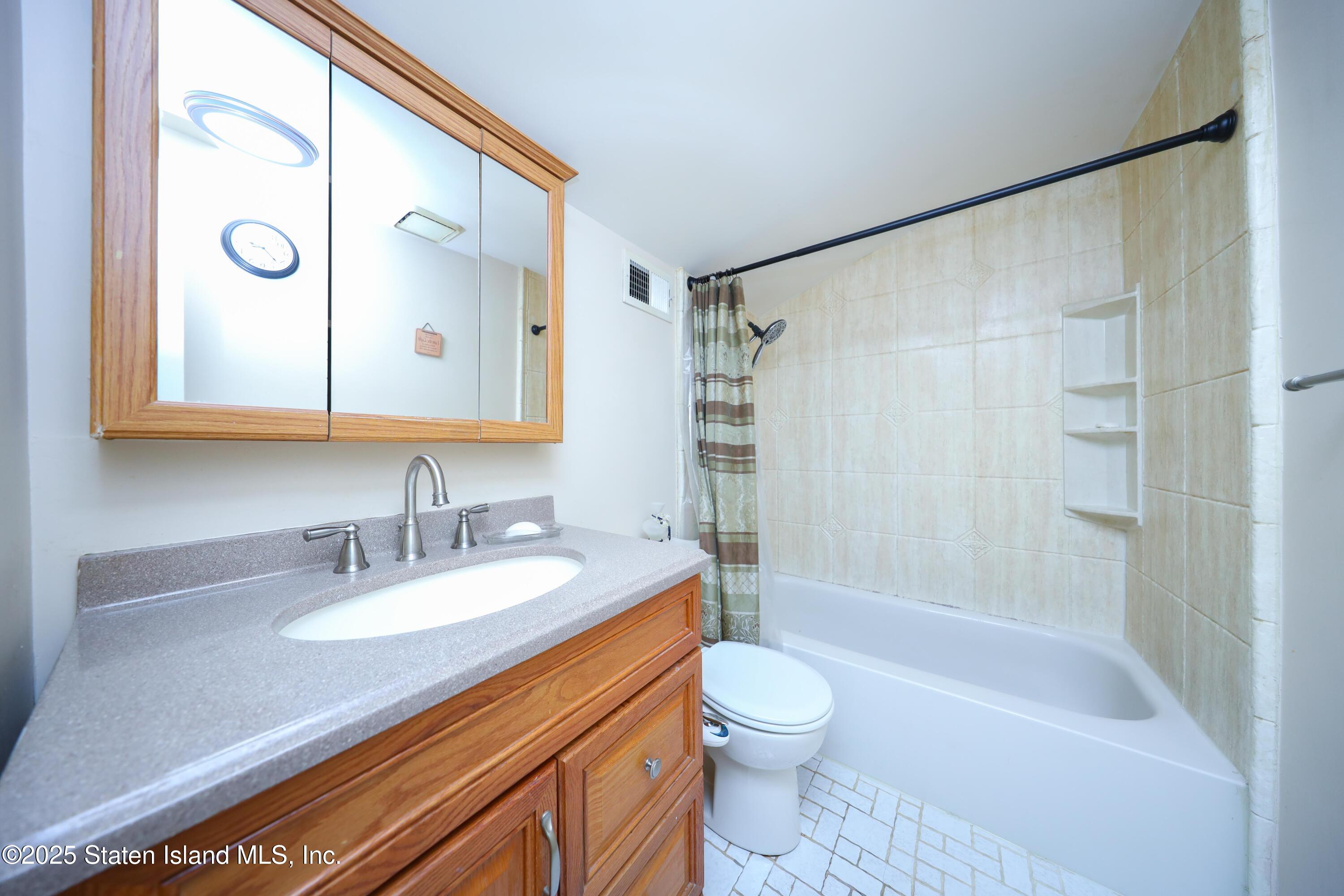 177 Russek Drive, Staten Island, NY, 10312 image 16