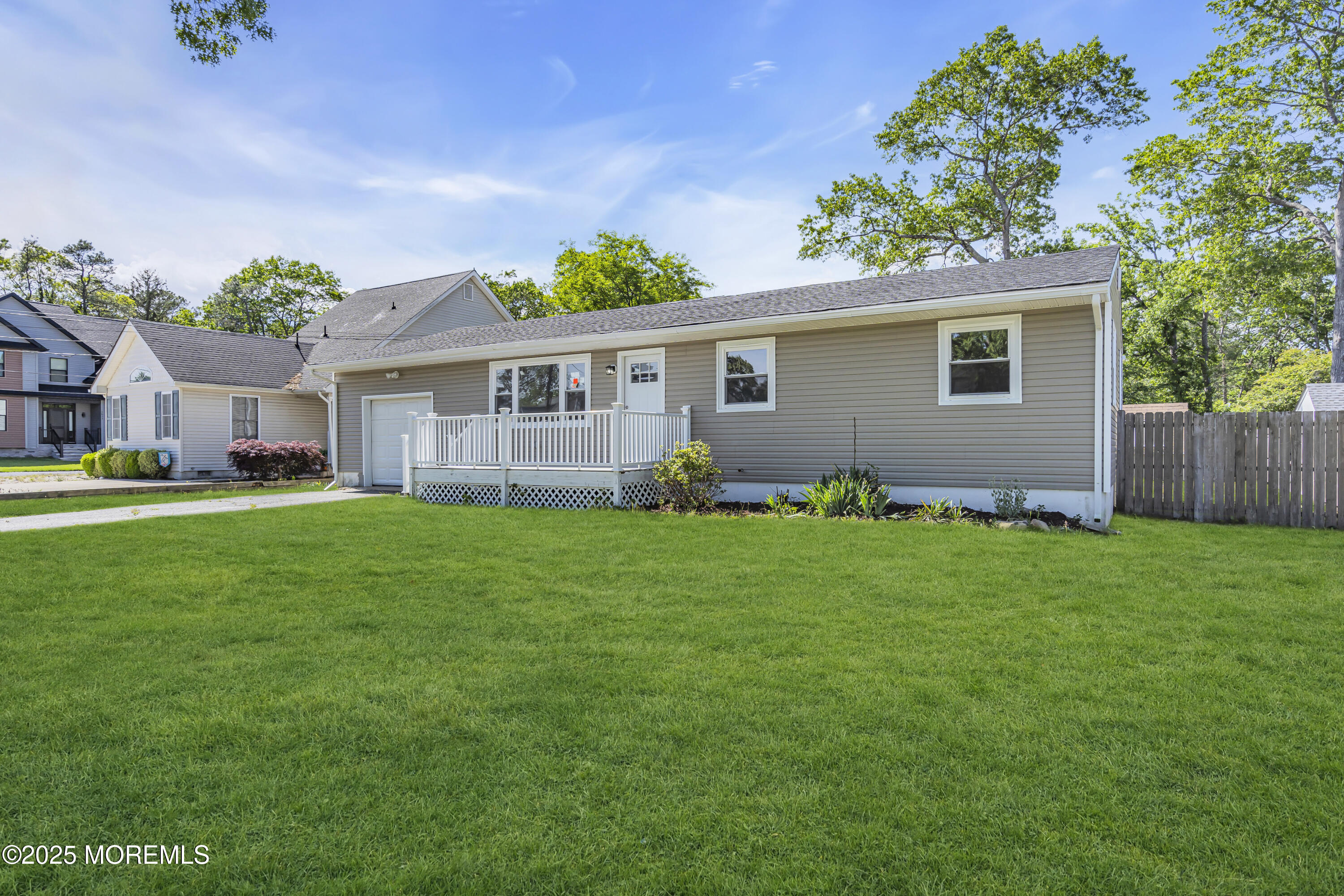 1624 Joffre Road Image 3
