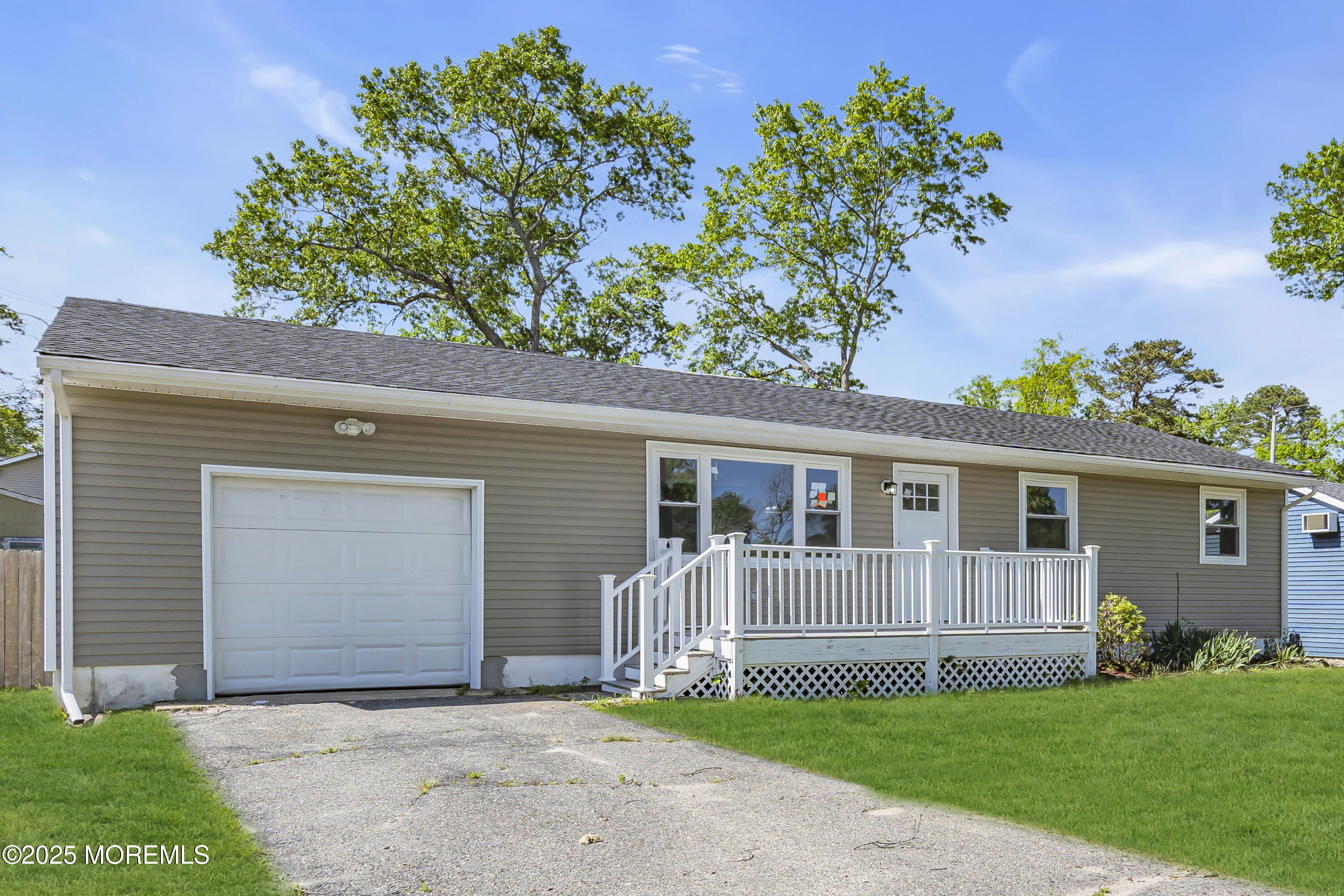 1624 Joffre Road Image 5