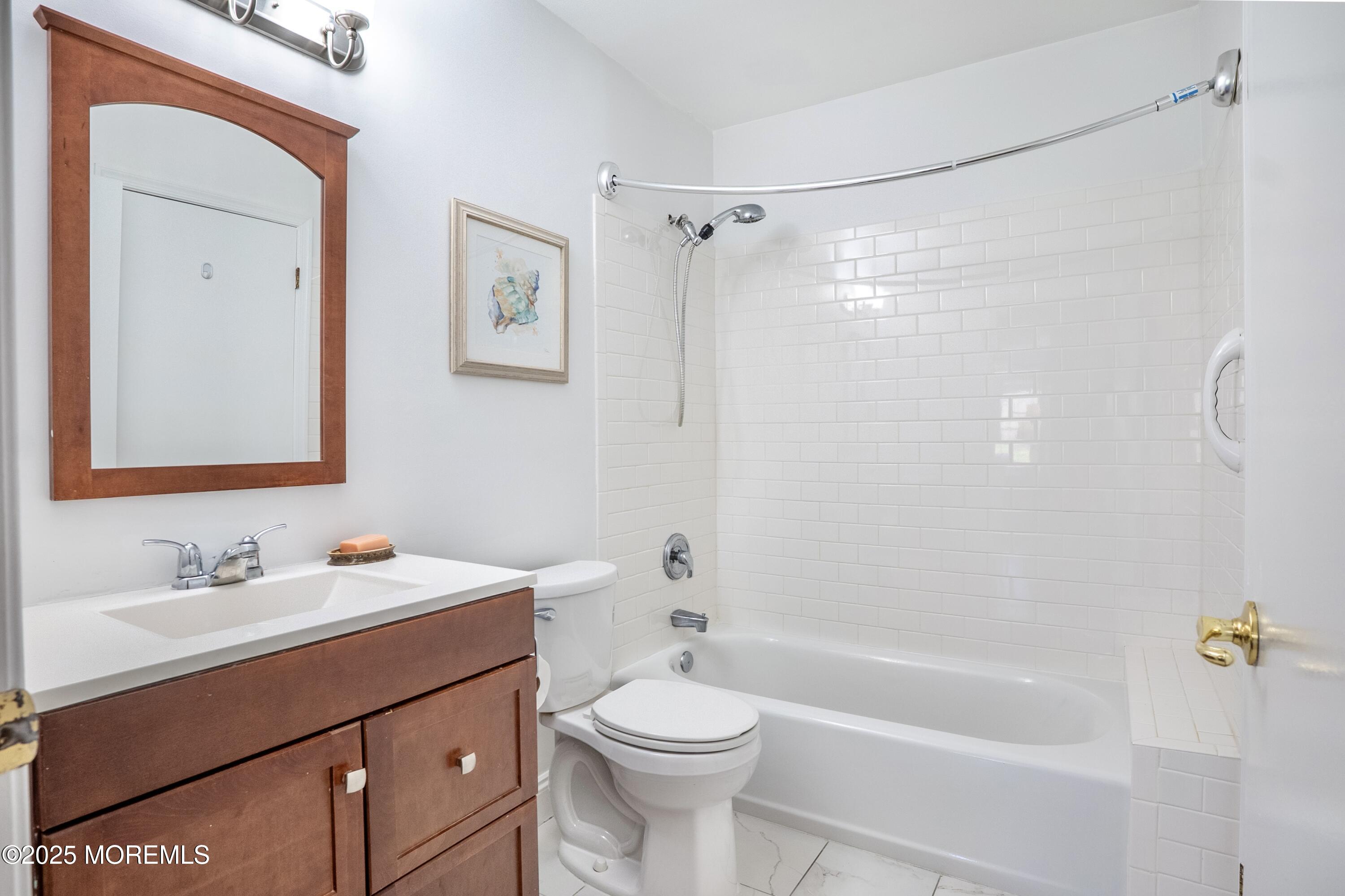18 Snowburry Court, Red Bank, NJ, 07701 image 10