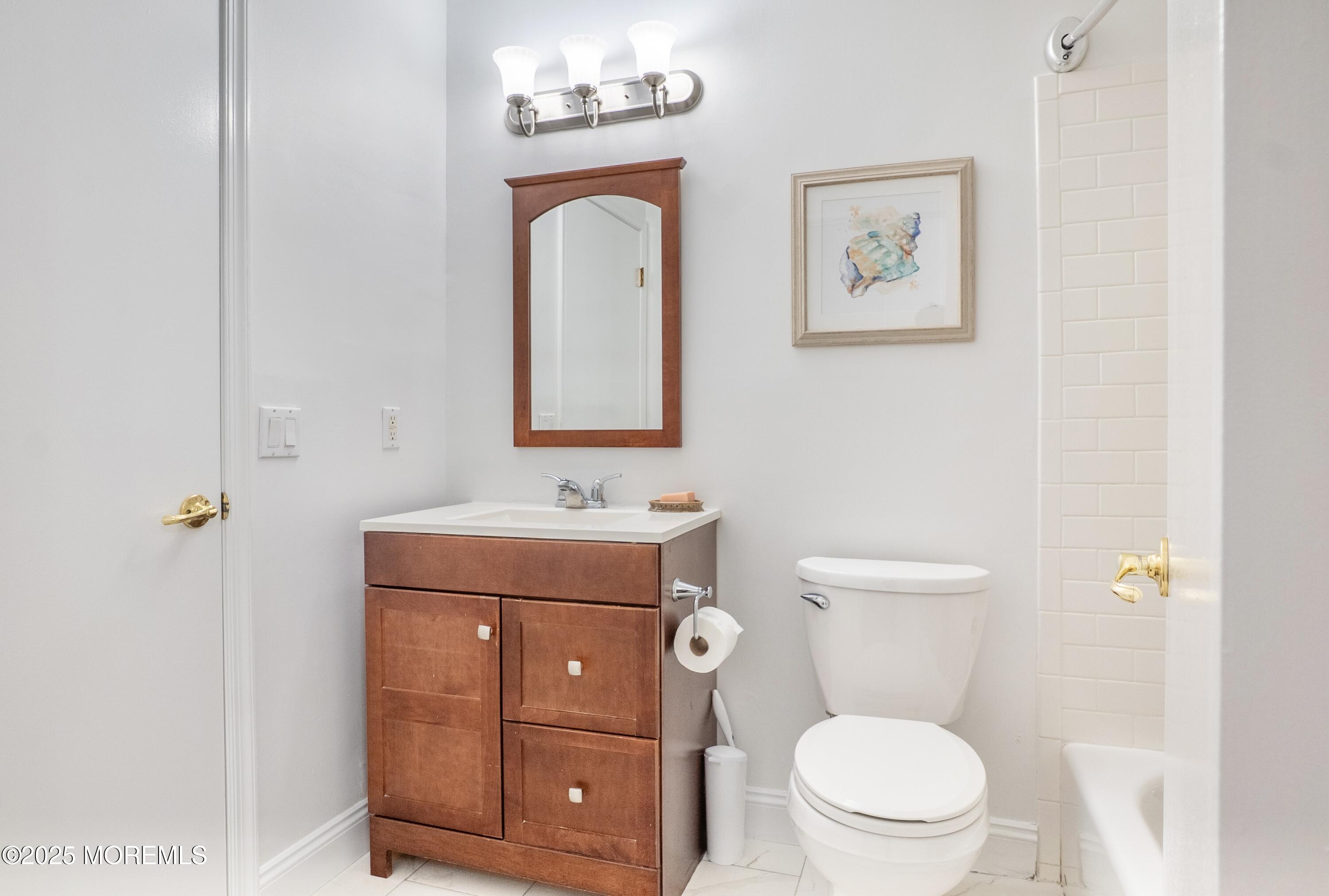 18 Snowburry Court, Red Bank, NJ, 07701 image 9