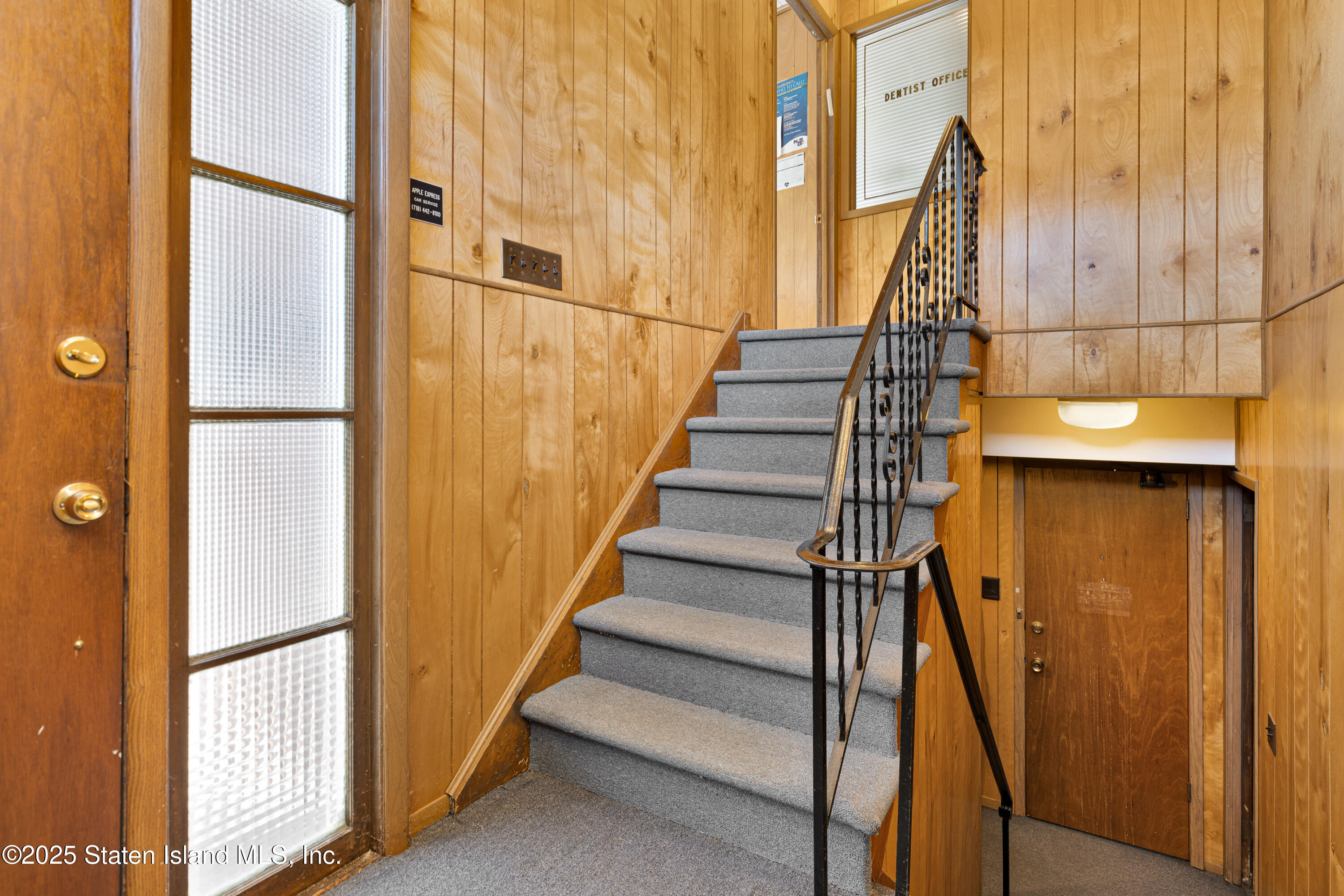 1625 Victory Boulevard Image 4