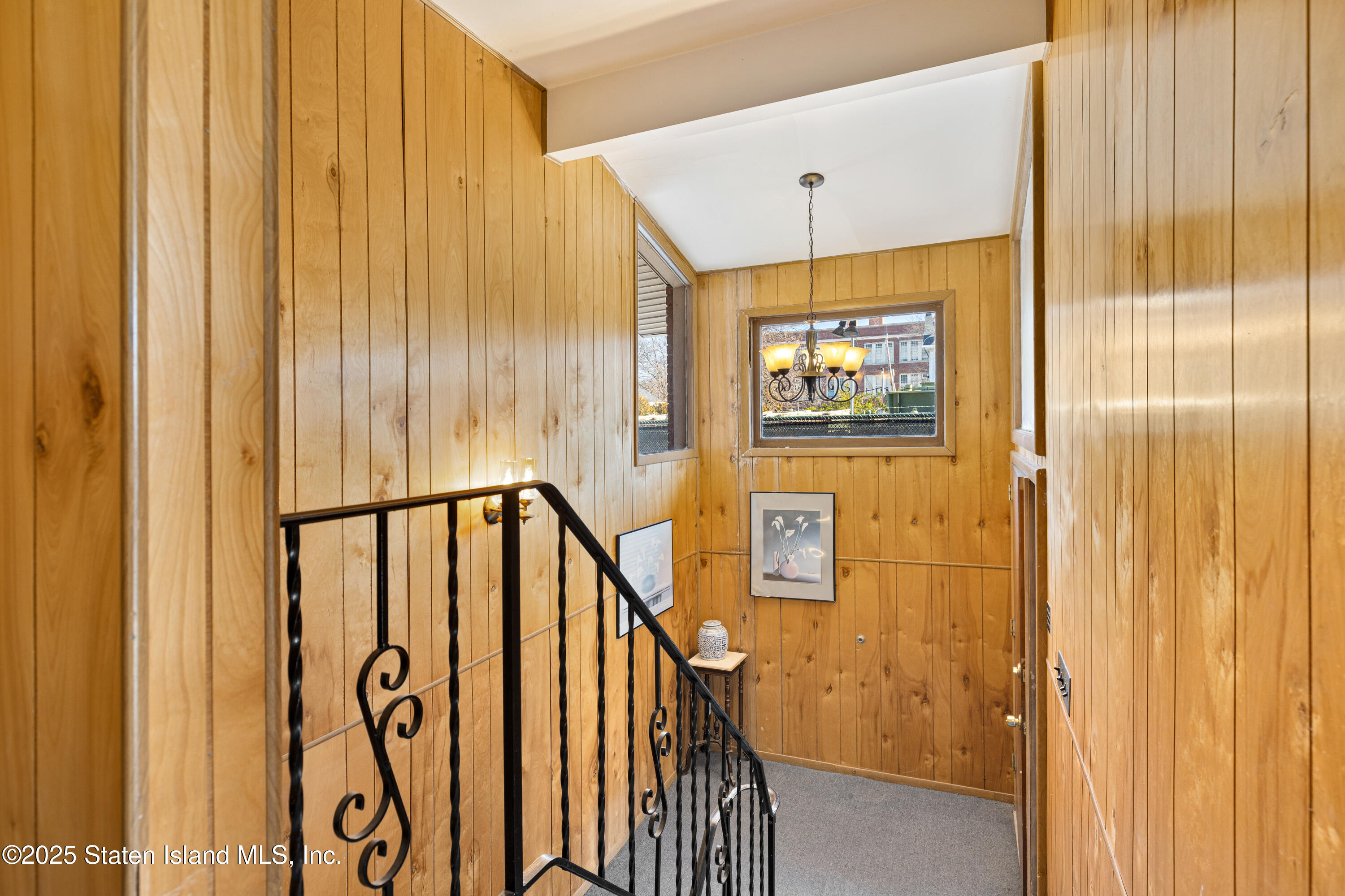 1625 Victory Boulevard Image 5