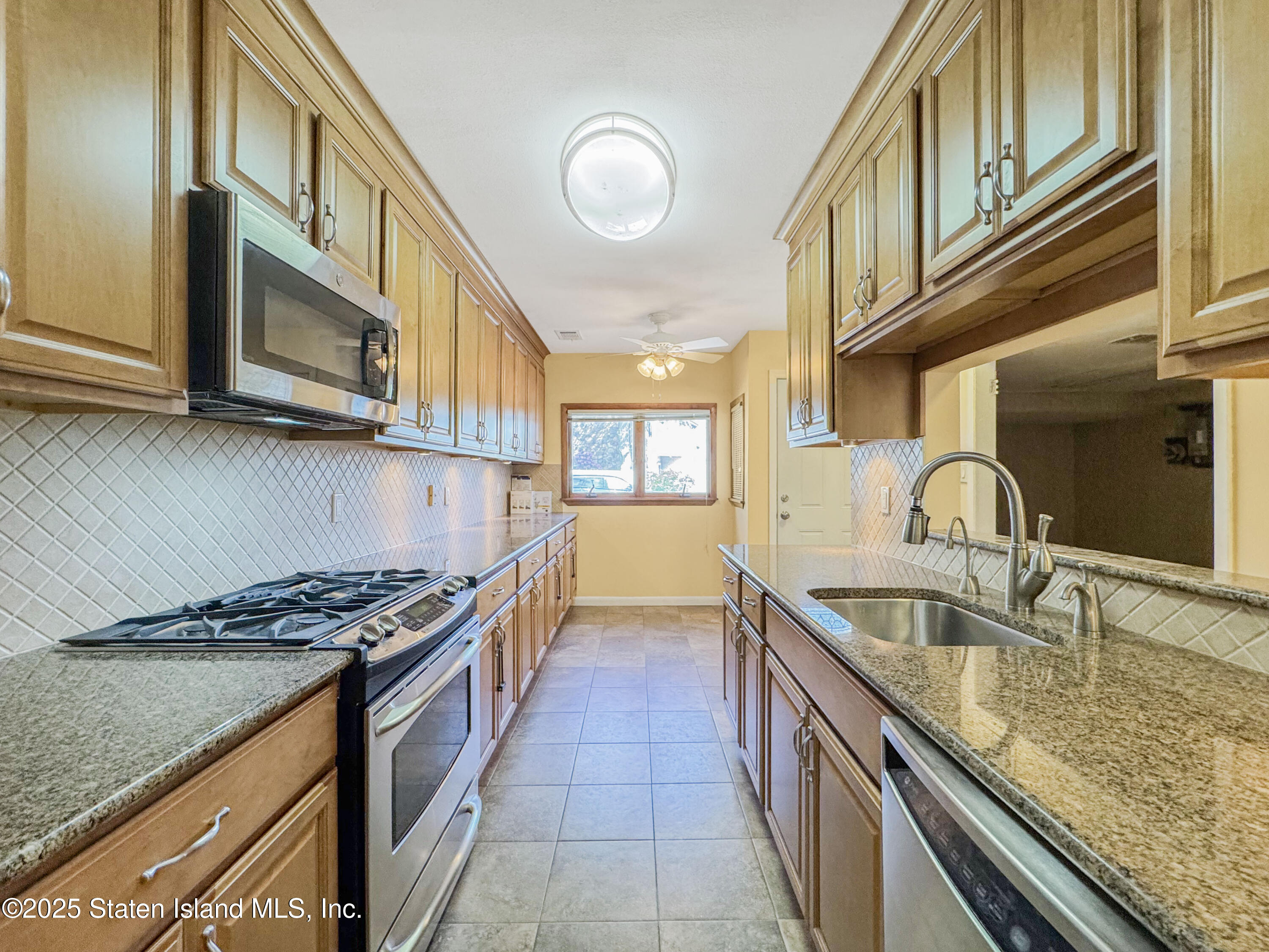 203 Dover Green, Staten Island, NY, 10312 image 15