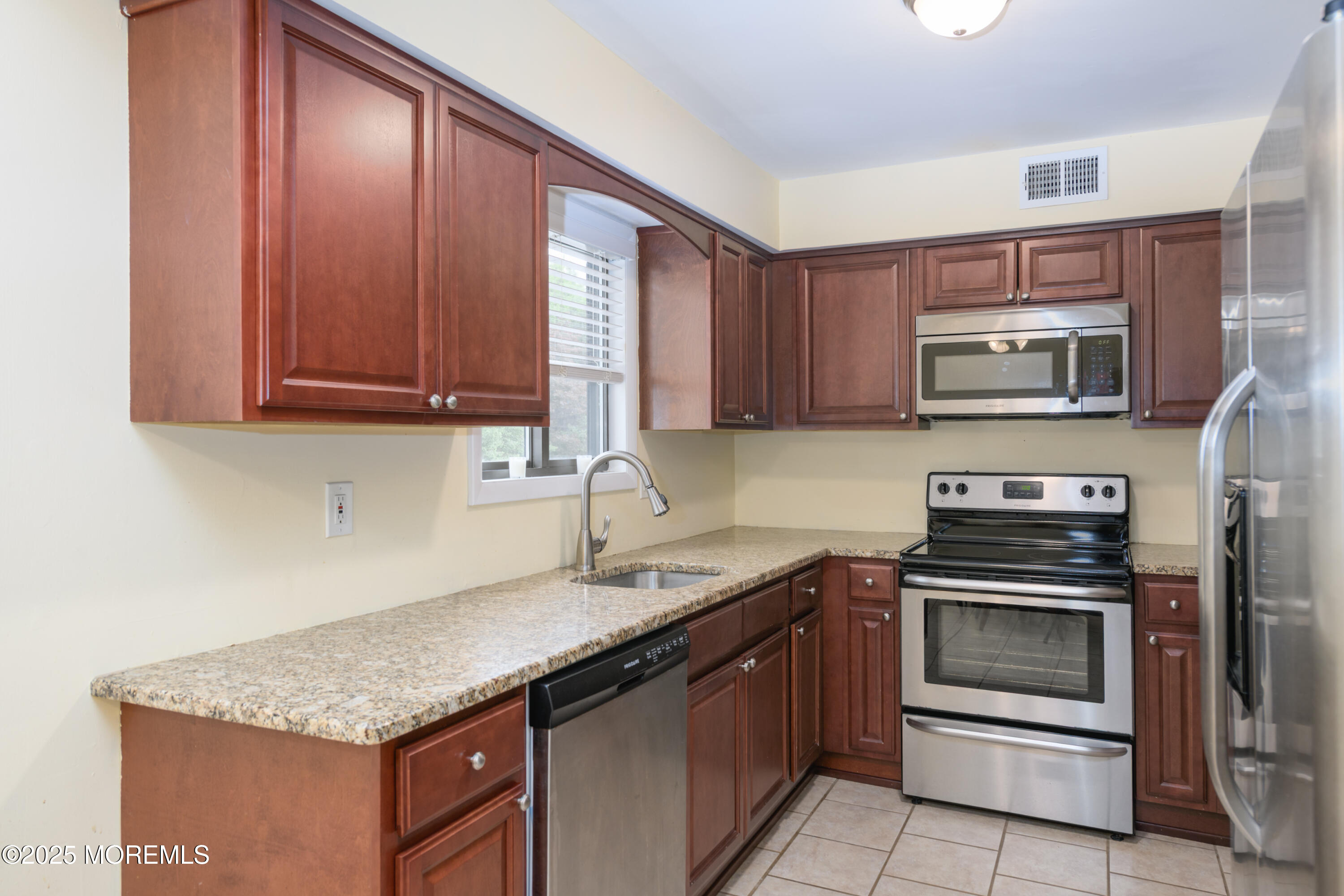 186 Clubhouse Drive, Middletown, NJ, 07748 image 20