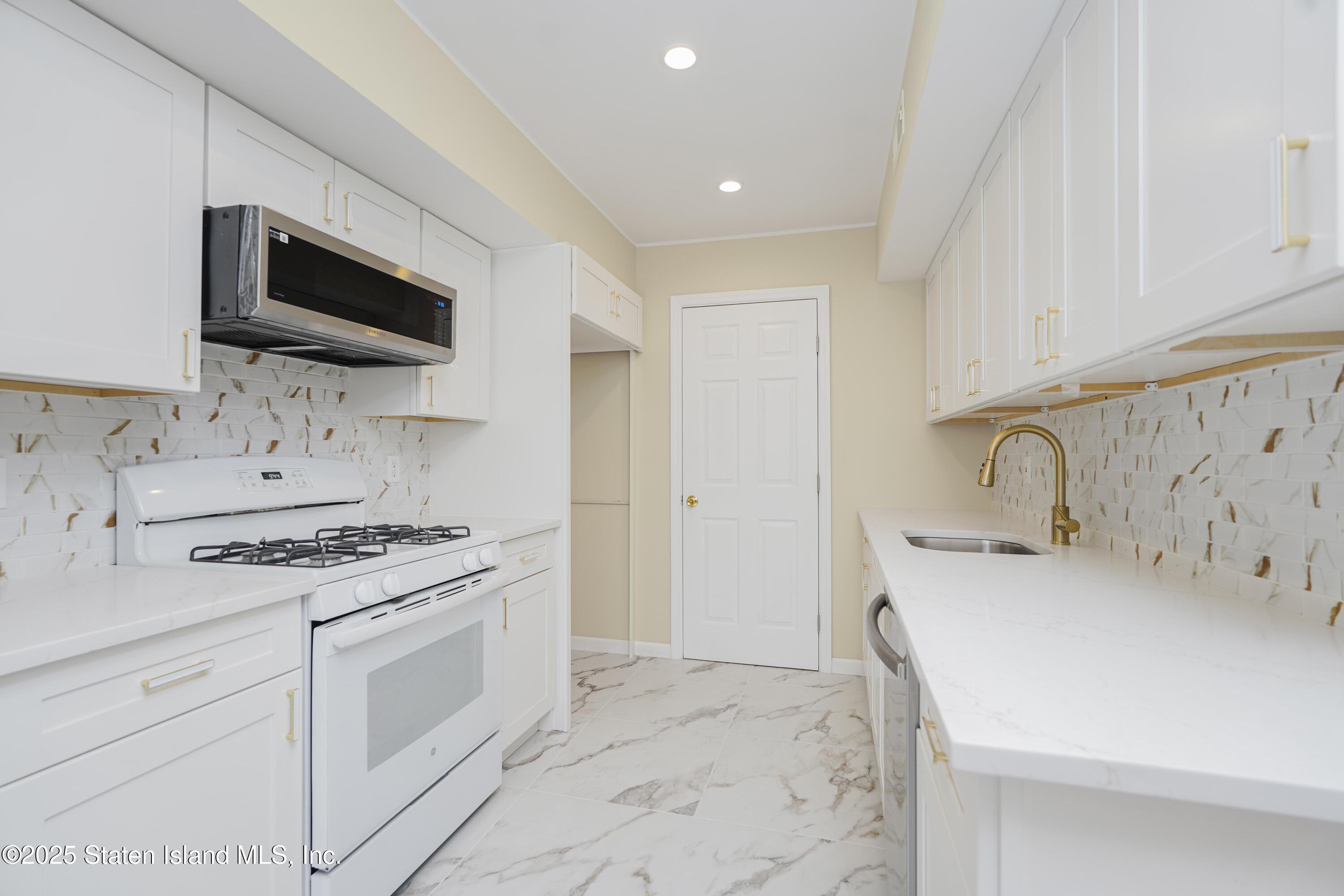 694 Elbe Avenue A, Staten Island, NY, 10304 image 9
