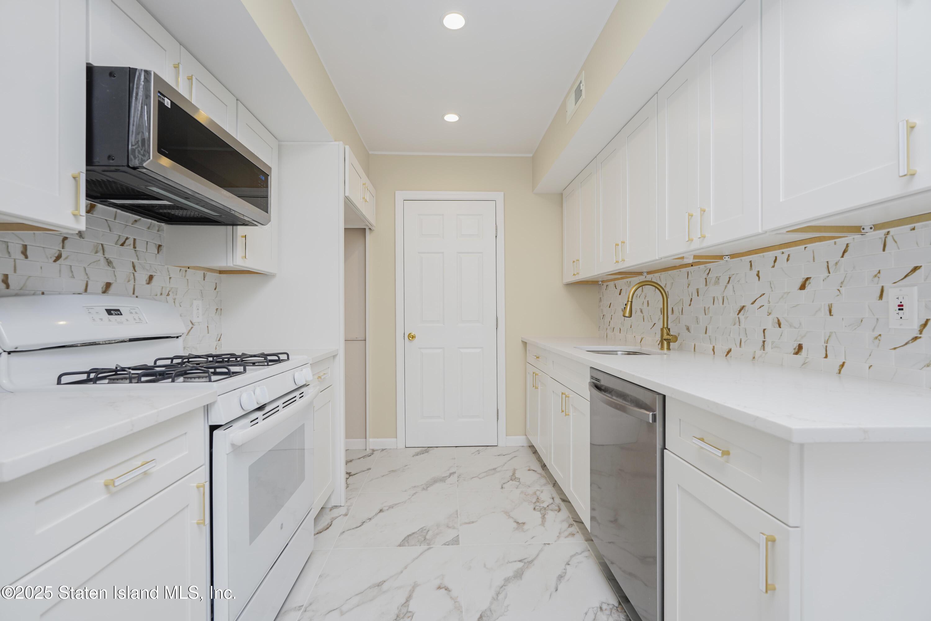 694 Elbe Avenue A, Staten Island, NY, 10304 image 10