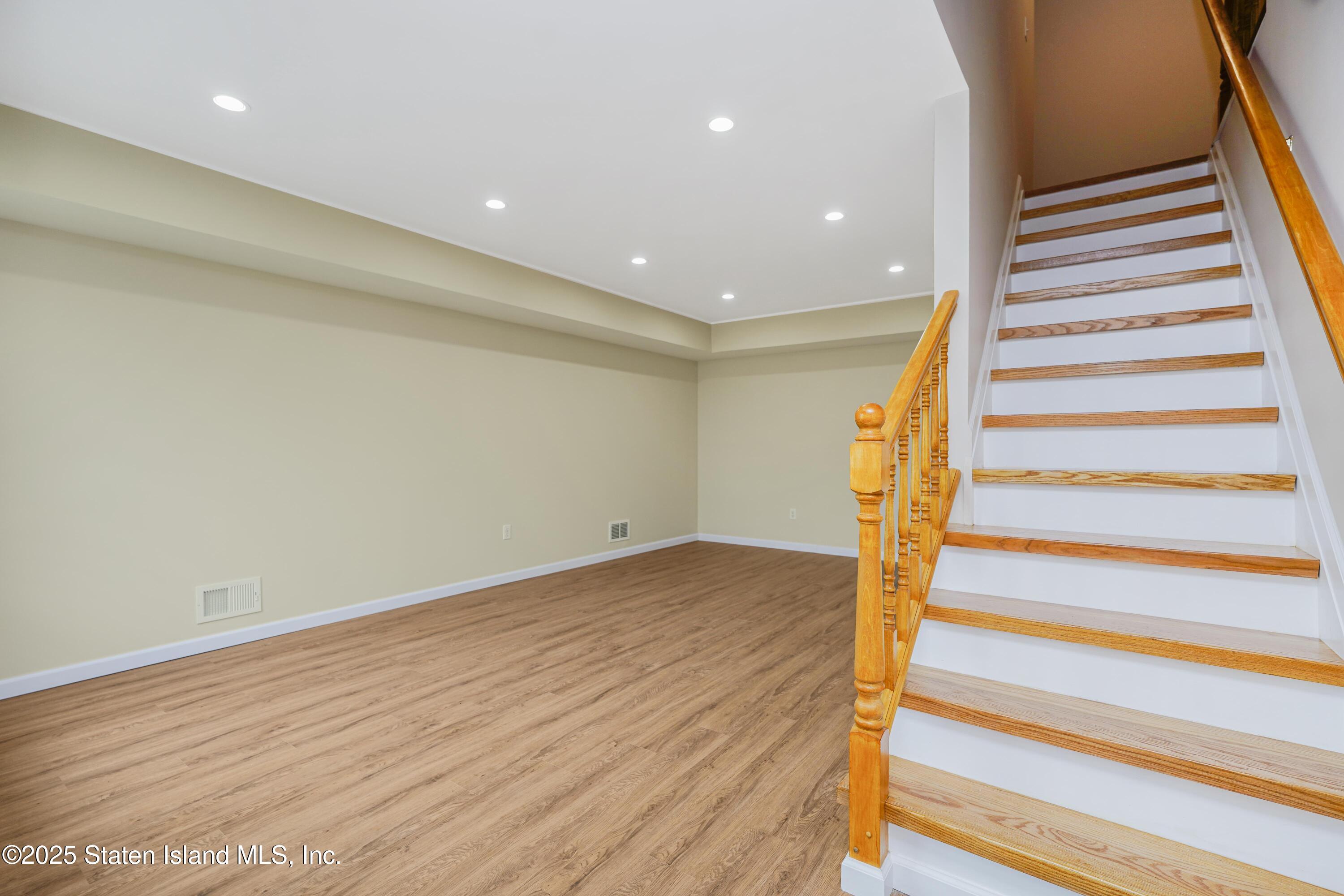 694 Elbe Avenue A, Staten Island, NY, 10304 image 26