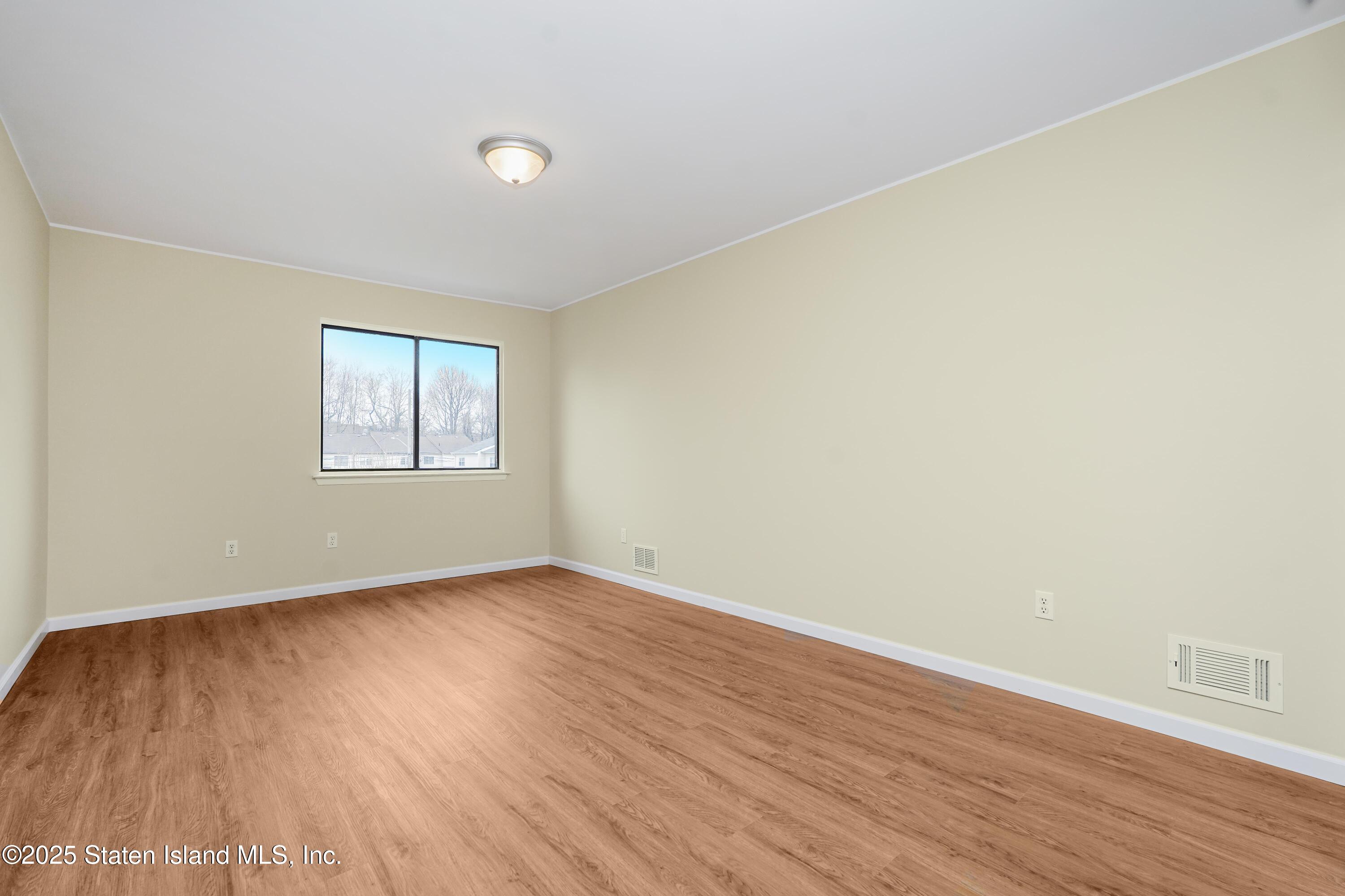 694 Elbe Avenue A, Staten Island, NY, 10304 image 33