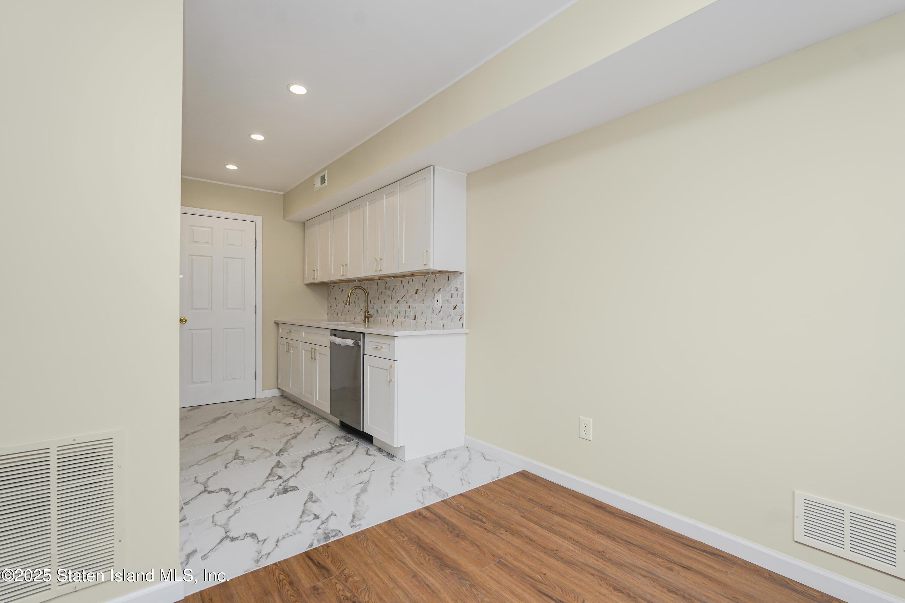 694 Elbe Avenue A, Staten Island, NY, 10304 image 21