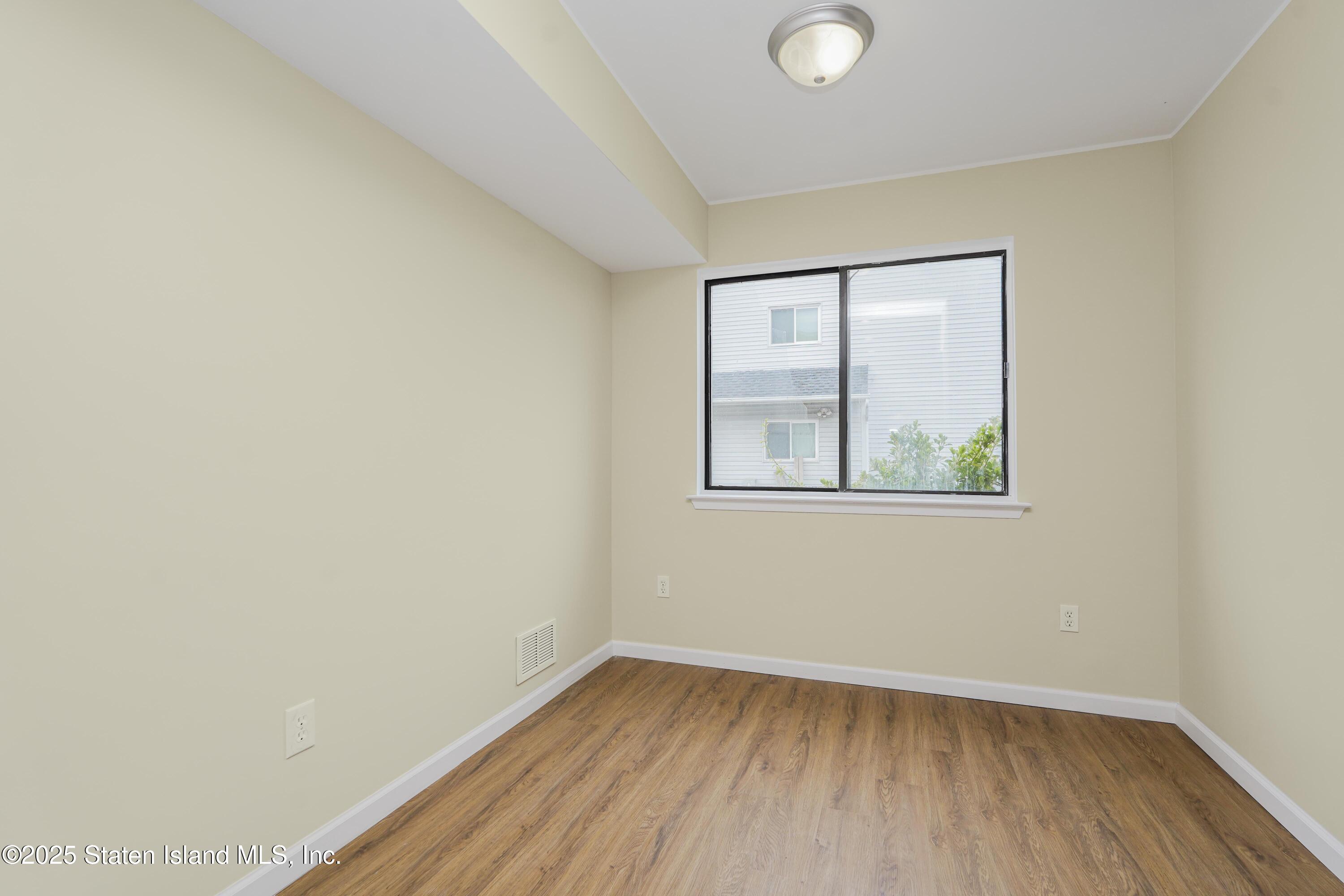 694 Elbe Avenue A, Staten Island, NY, 10304 image 38