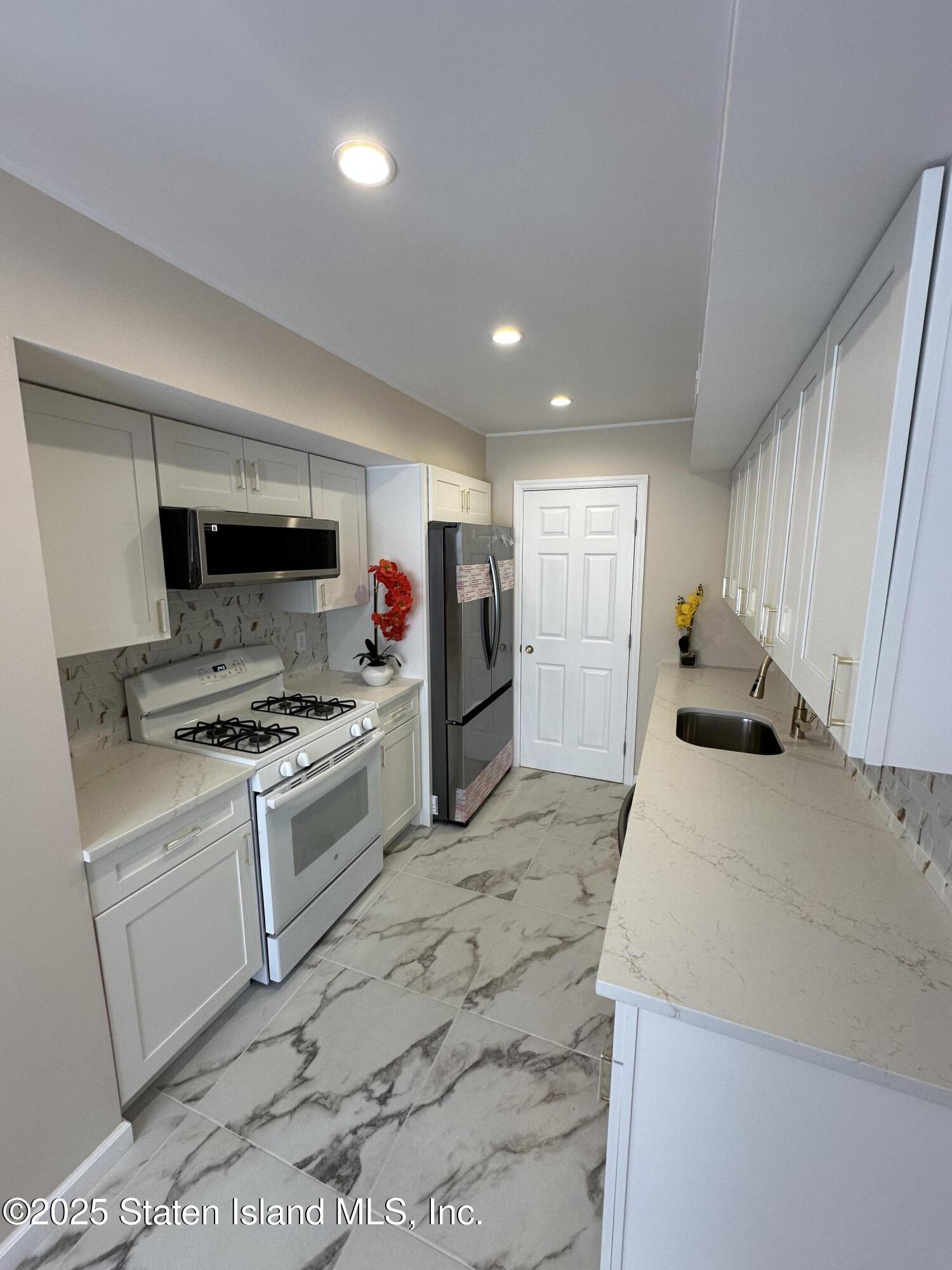 694 Elbe Avenue A, Staten Island, NY, 10304 image 14