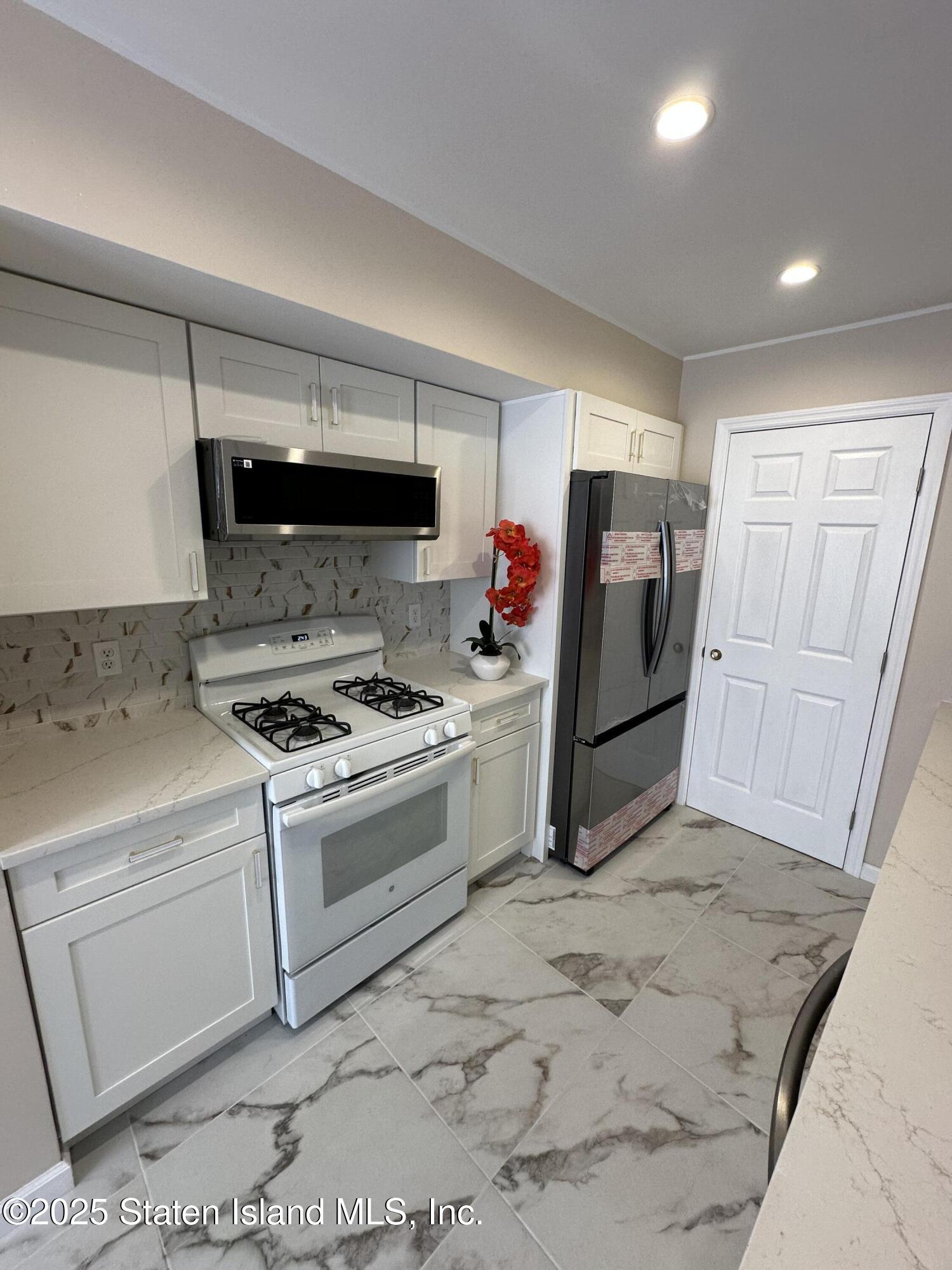 694 Elbe Avenue A, Staten Island, NY, 10304 image 17