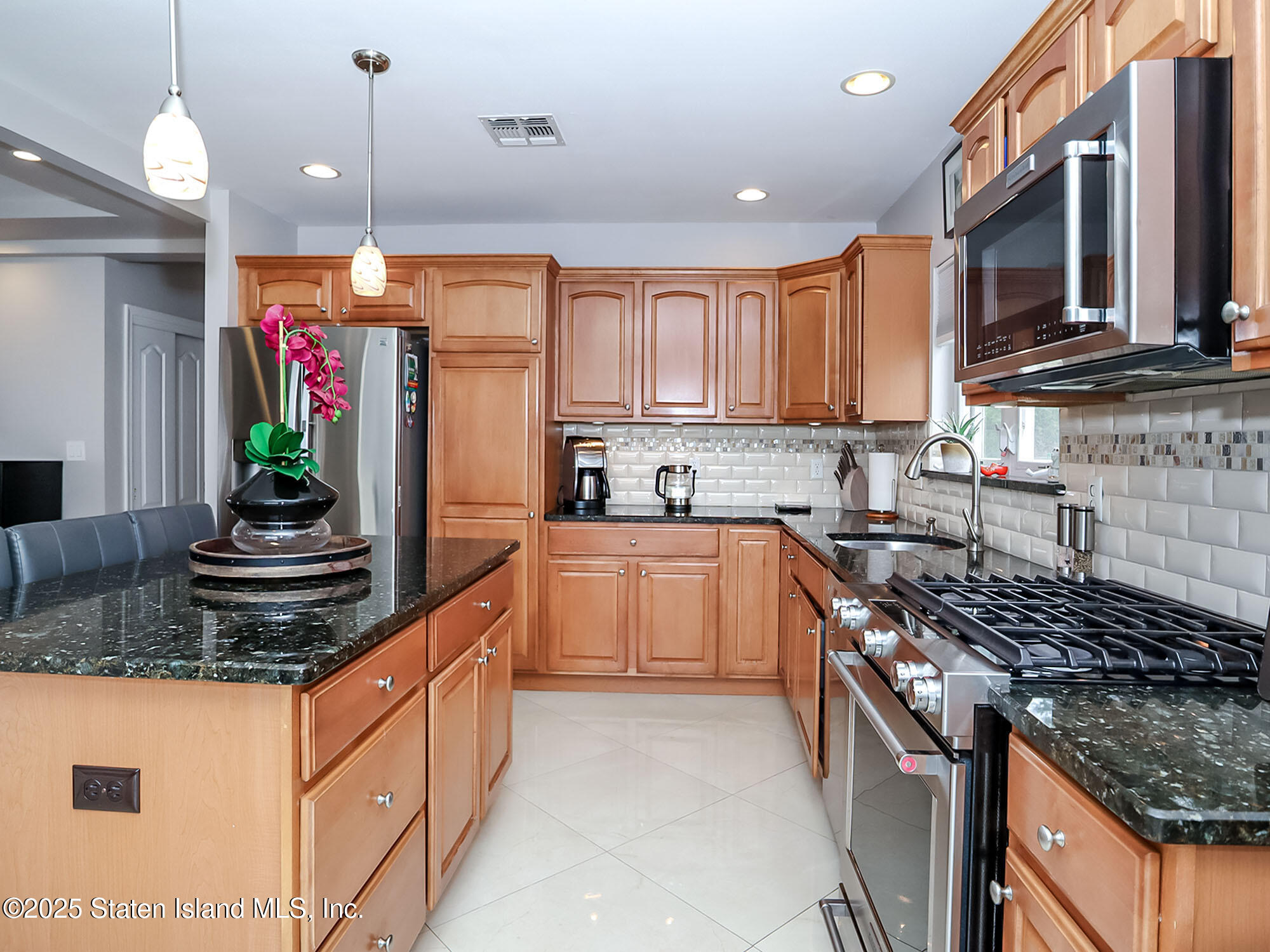 1540 Drumgoole Road, Staten Island, NY, 10312 image 12