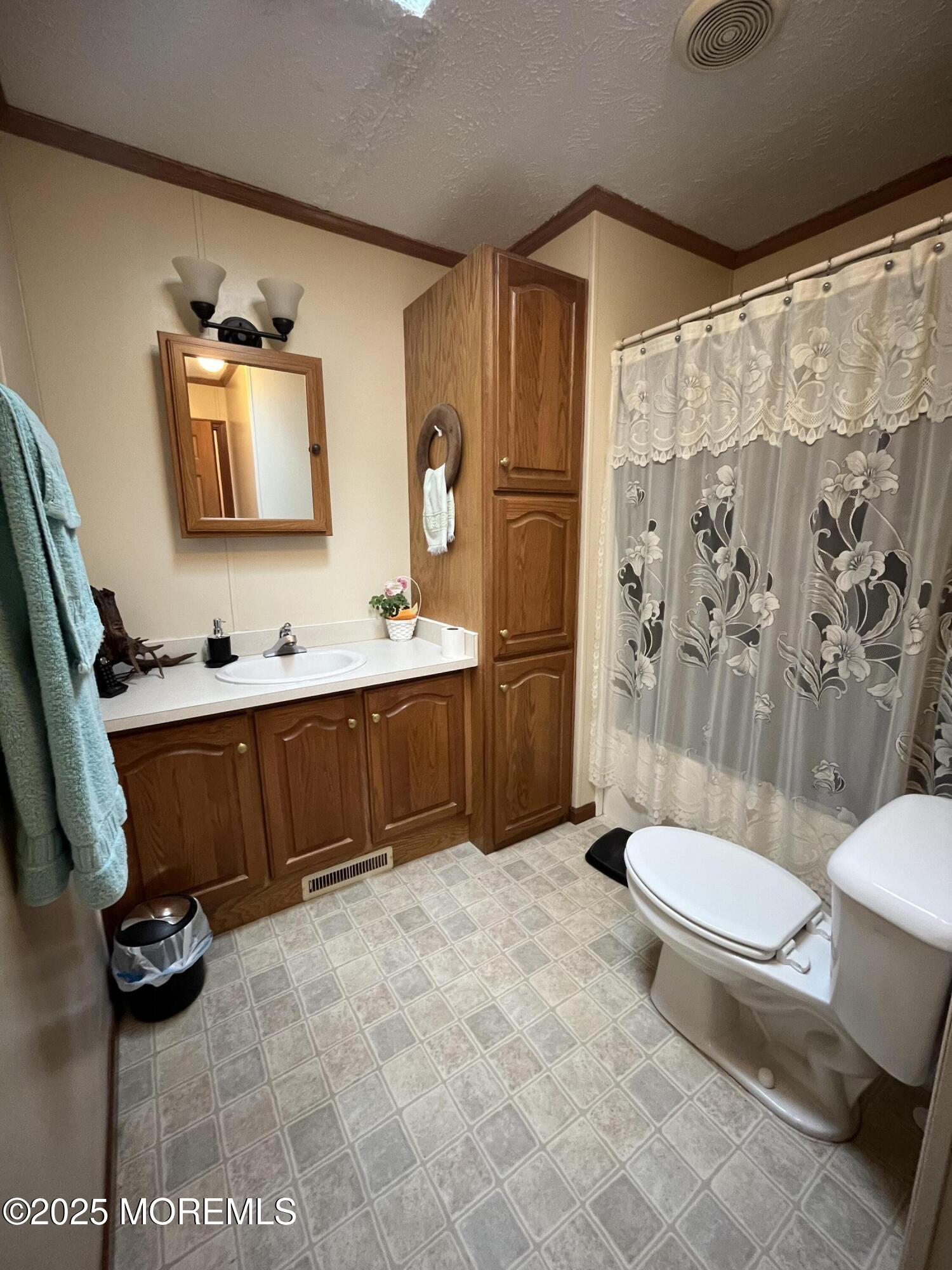 6 Raccoon Avenue, Whiting, NJ, 08759