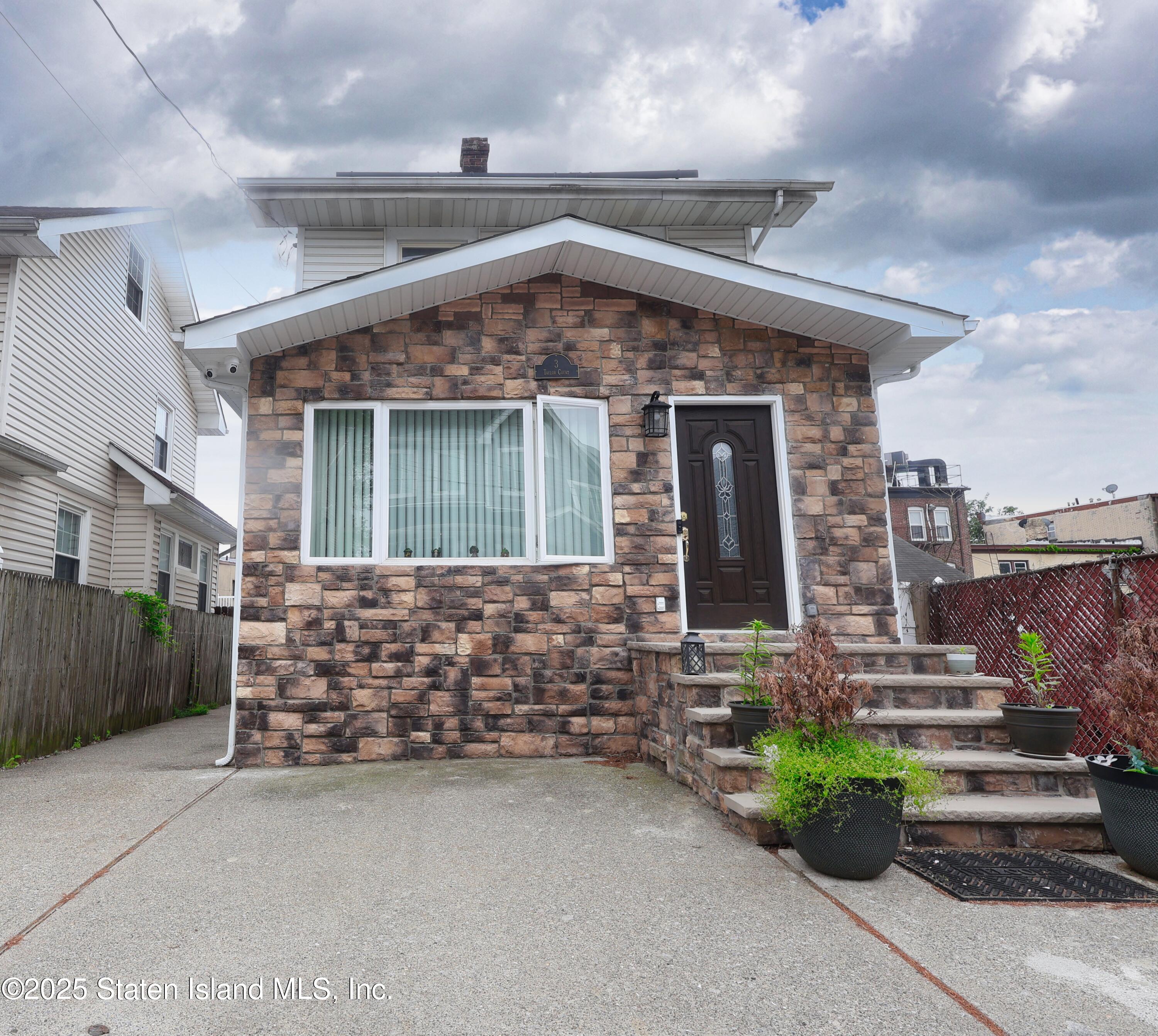 3 Taylor Court, Staten Island, NY, 10310
